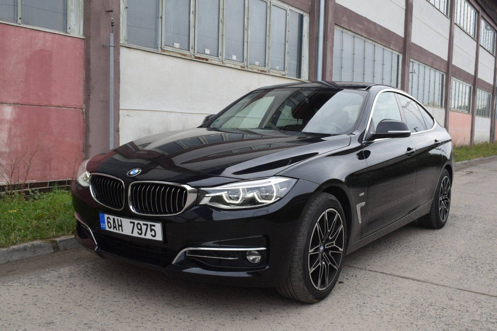 BMW Řada 3, GT, koup. nový v ČR, serviska