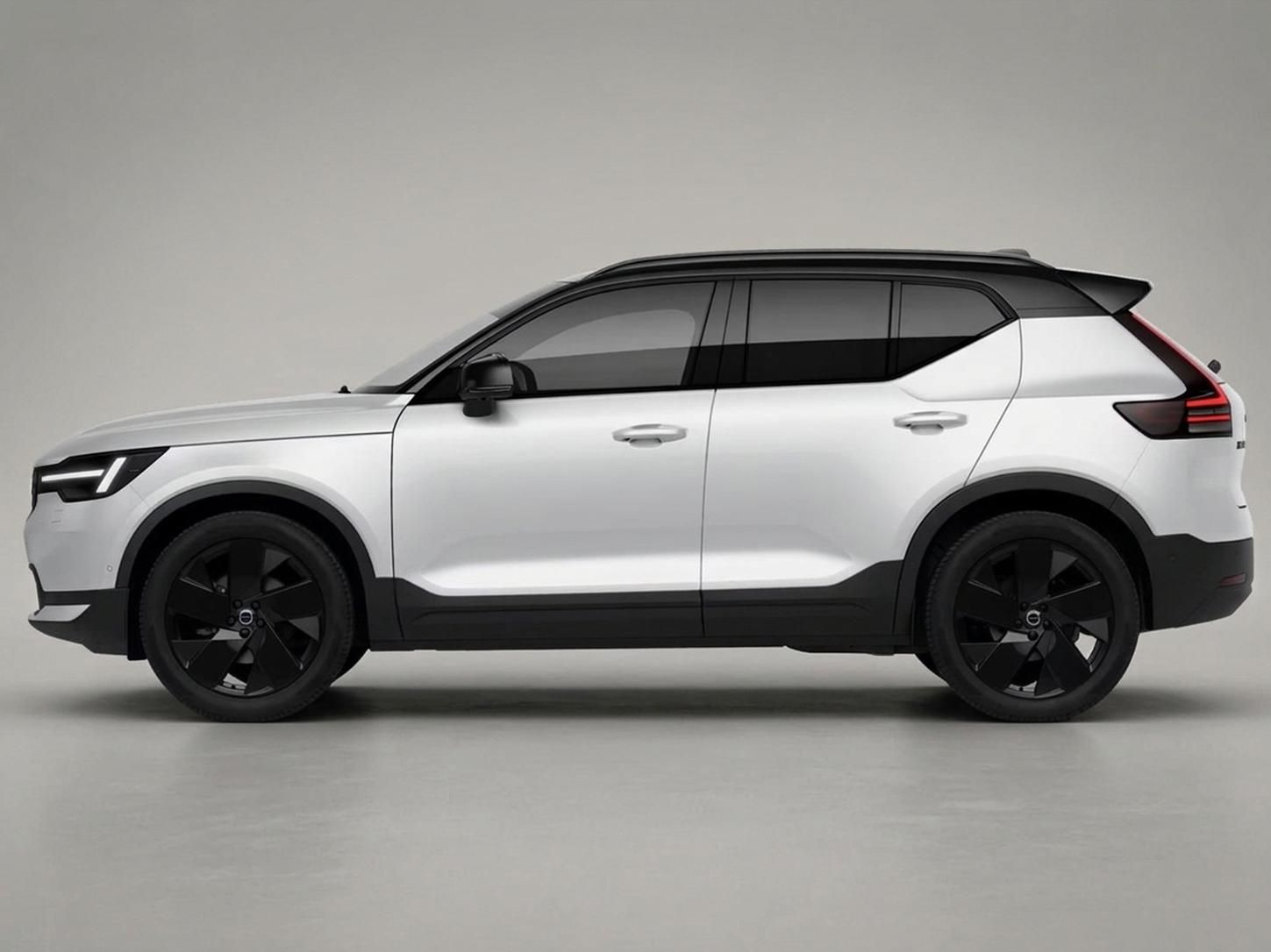 Volvo XC40, B4 ULTRA BLACK EDITION - fotka 2