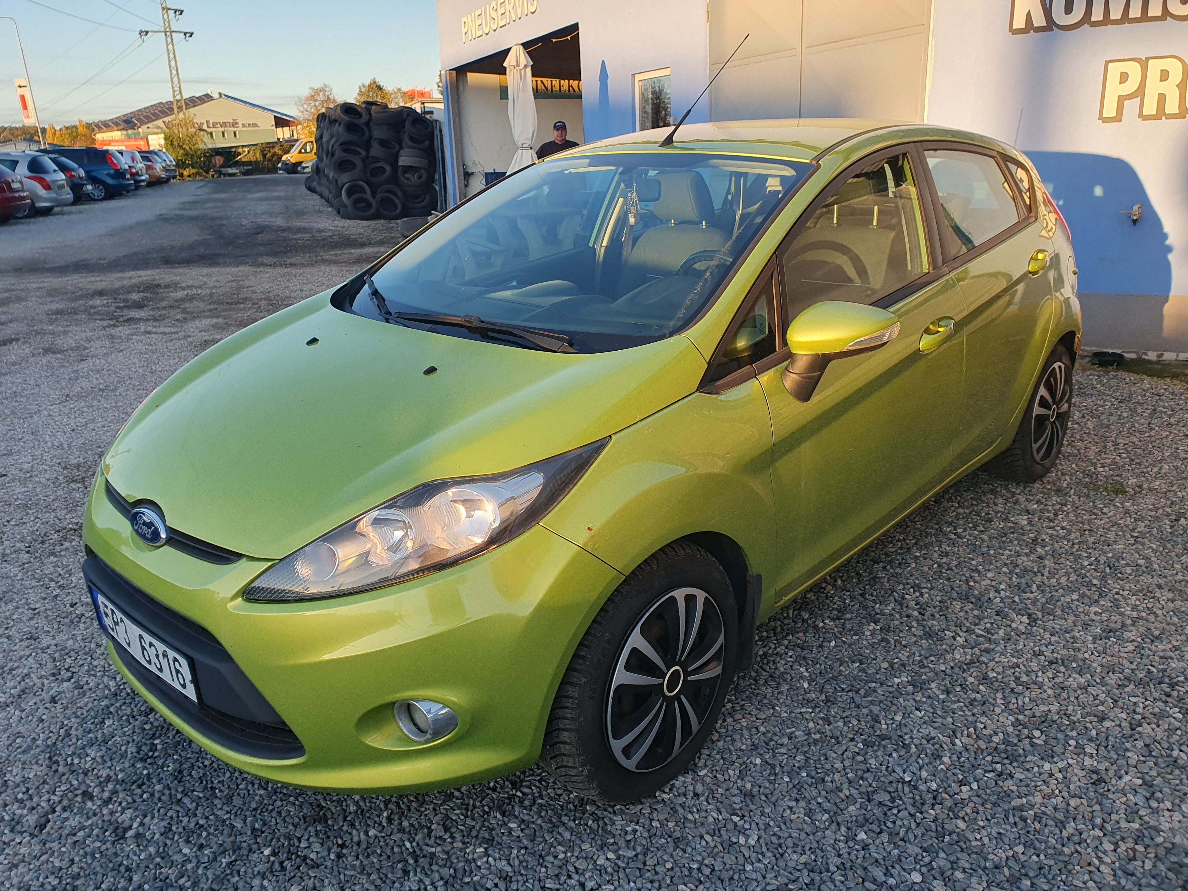 Ford Fiesta, 1.2 Í 1 MAJITEN NOVÉ ČR KLIMA - fotka 5