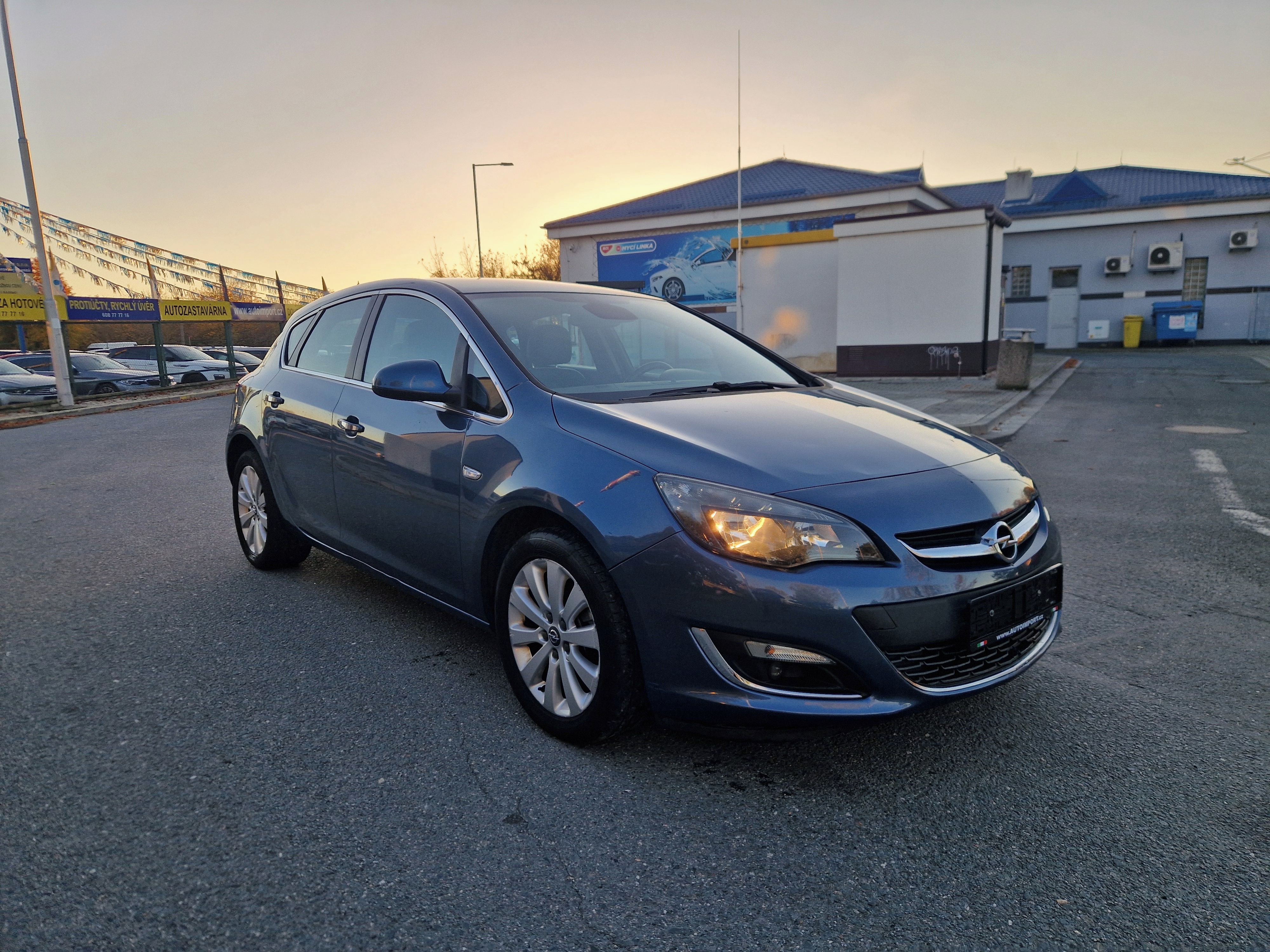 Opel Astra, 1.6 CDTi NAVI 1.Majitel - fotka 5