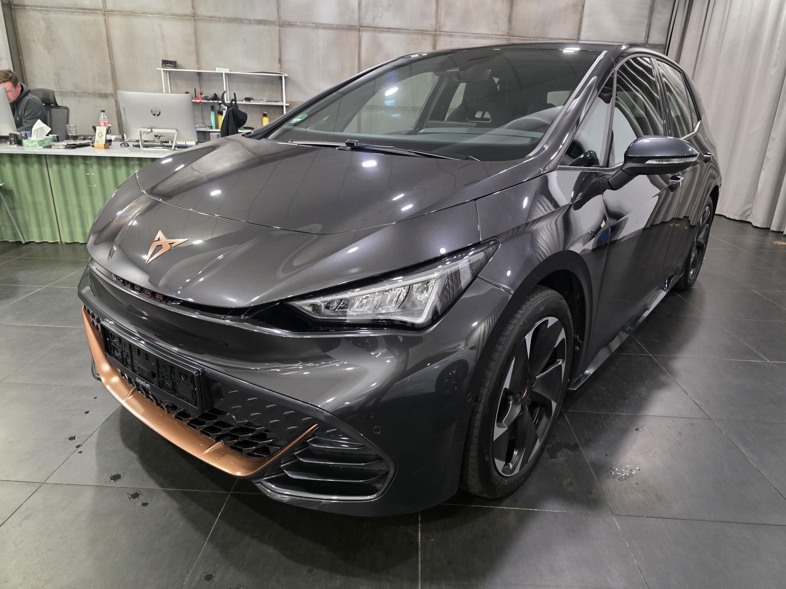 Cupra Born, 150kW / 62 kWh / ALU 19'' - fotka 2