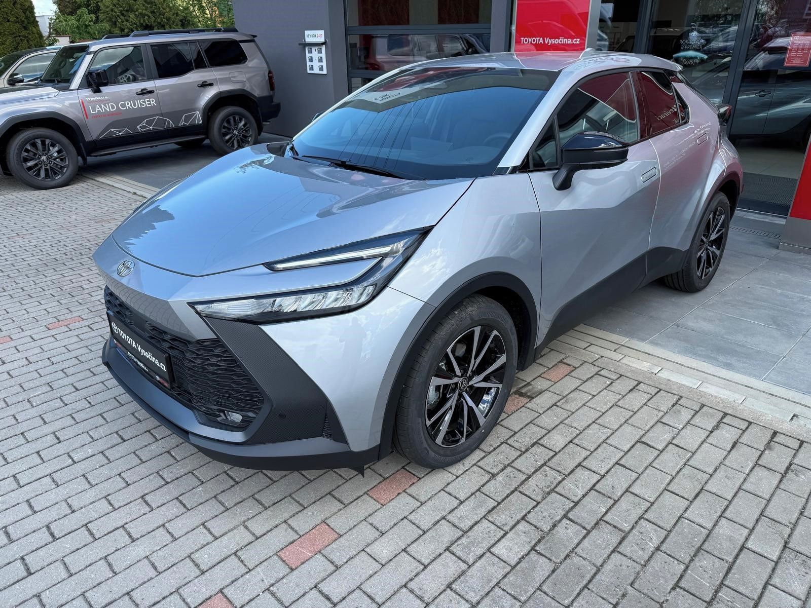 Toyota C-HR, 1.8HEV 140PS Style - fotka 2