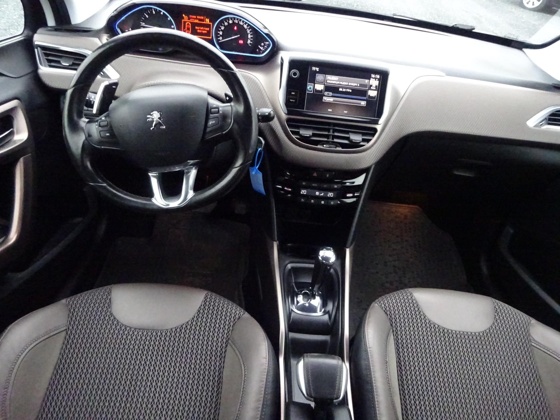 Peugeot 2008, 1.2 VTi Allure AUTOMAT SERVIS - fotka 6
