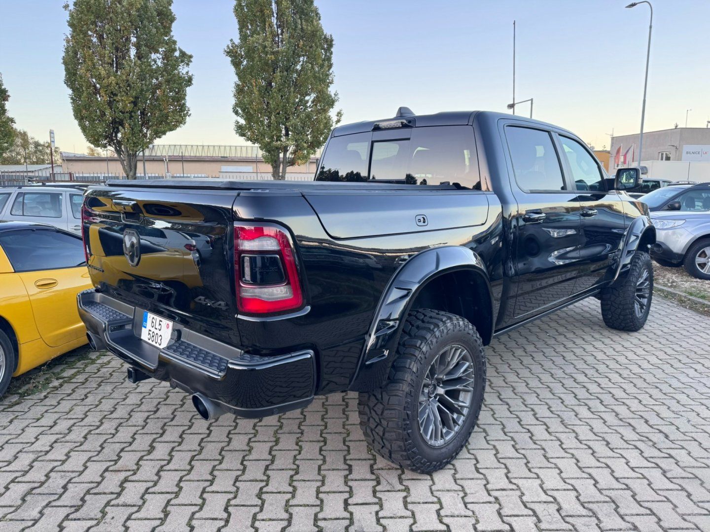 RAM 1500, LIM 4X4 291KW 5,7 HEMI 6" DPH - fotka 5