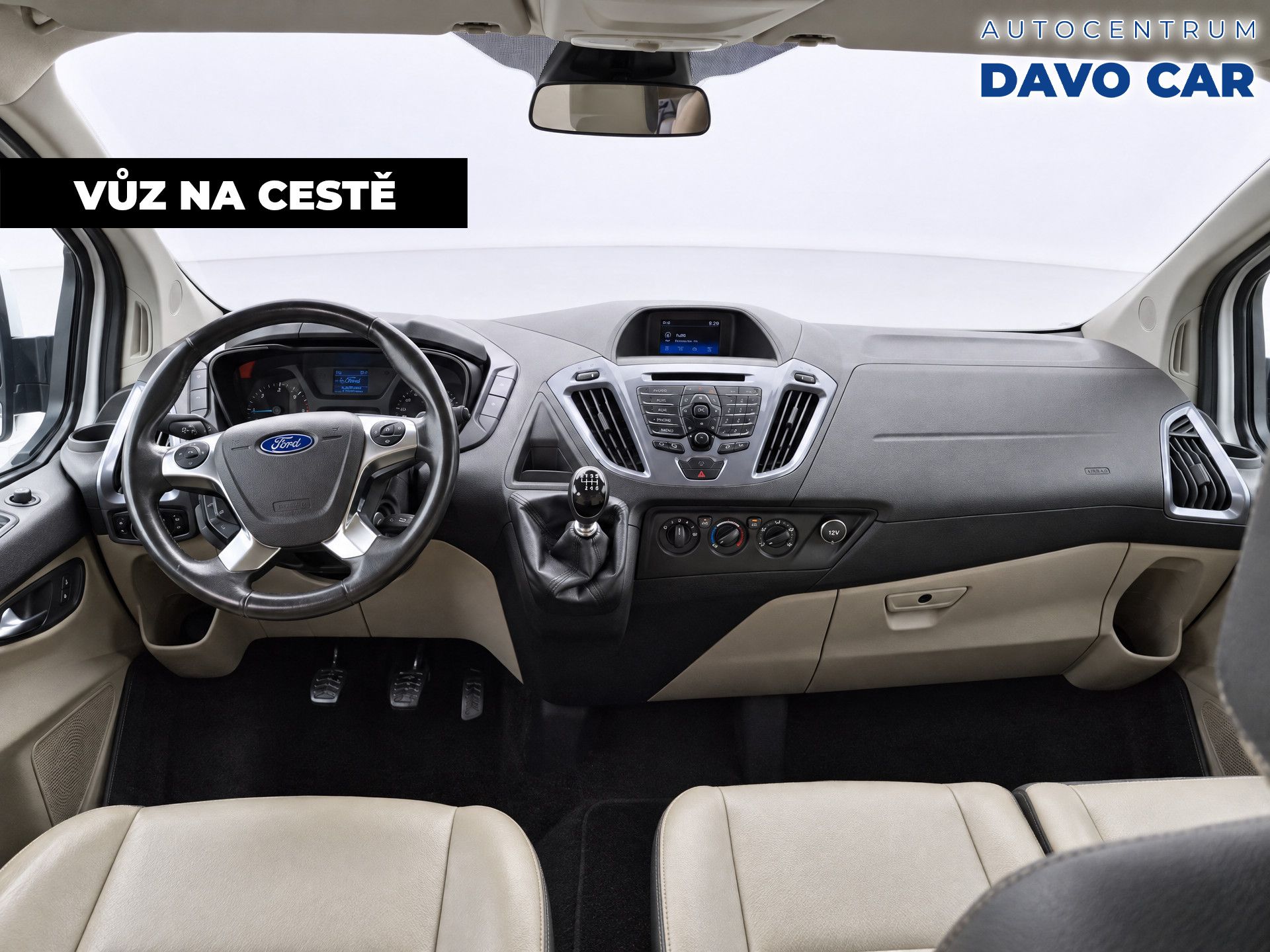 Ford Tourneo Custom, 2,0 TDCi 96 kW TITANIUM 9 Míst - fotka 3