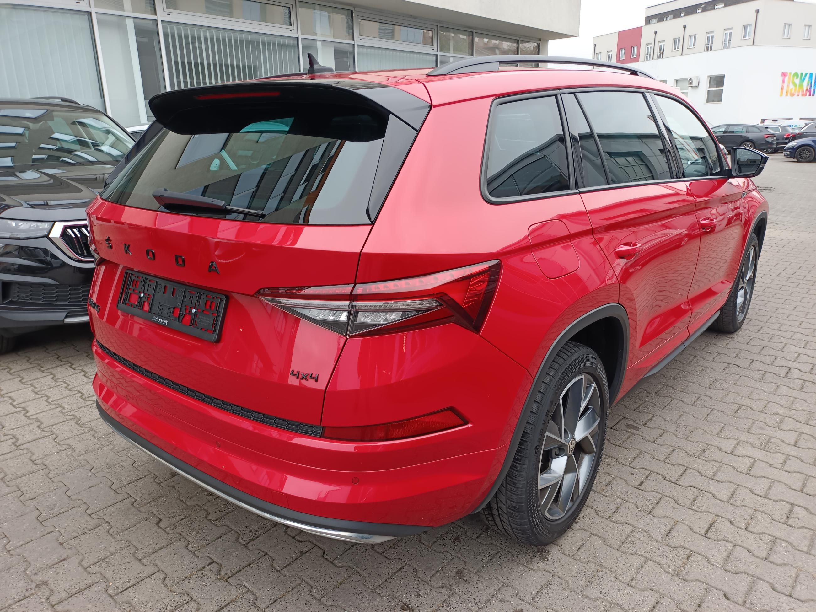 Škoda Kodiaq, TDI DSG 4x4 Sportline 7-Míst - fotka 6