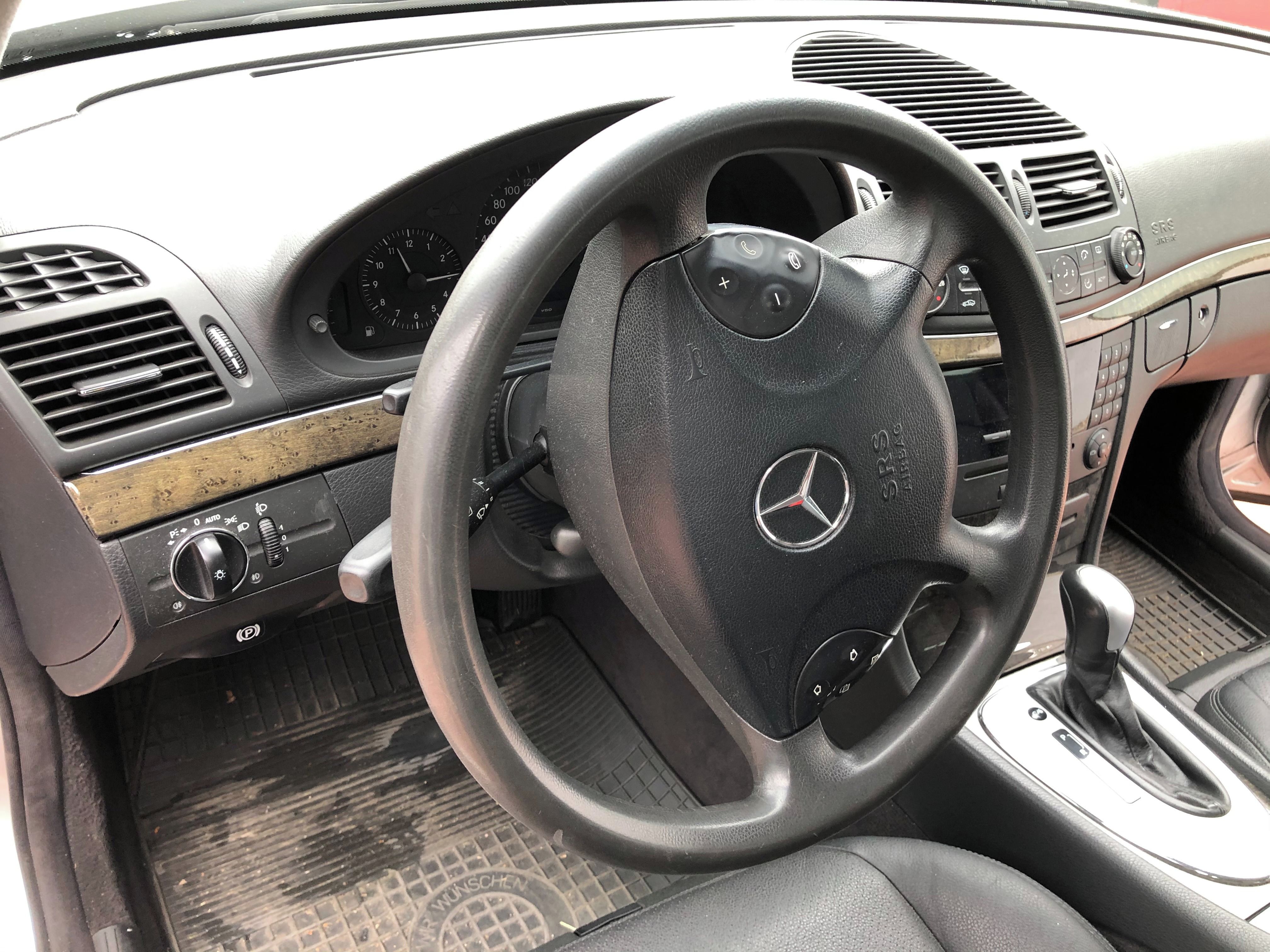 Mercedes-Benz Třídy E, Mercedes Benz E 220d - fotka 6