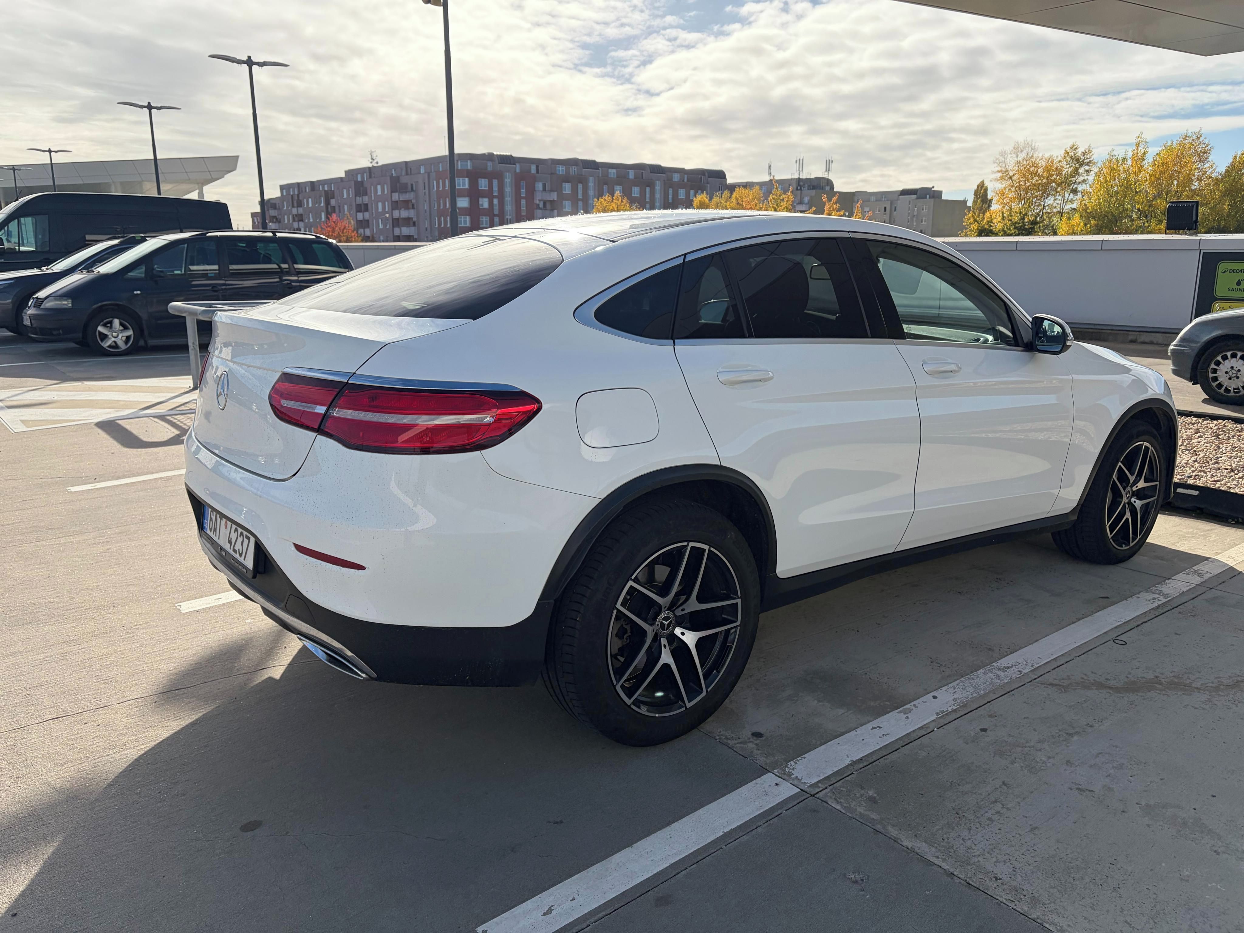 Mercedes-Benz GLC, Coupé 250d 4MATIC - fotka 4