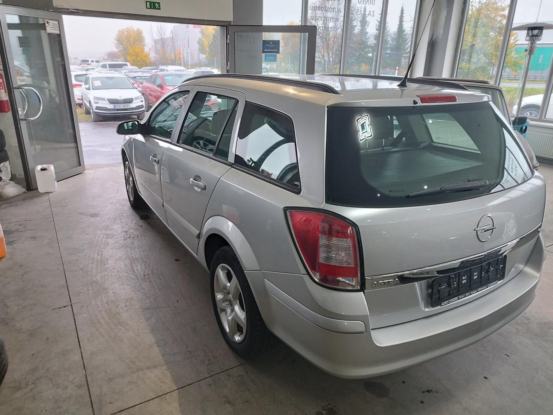 Opel Astra, 1.6i,85kW,KLIM. - fotka 4