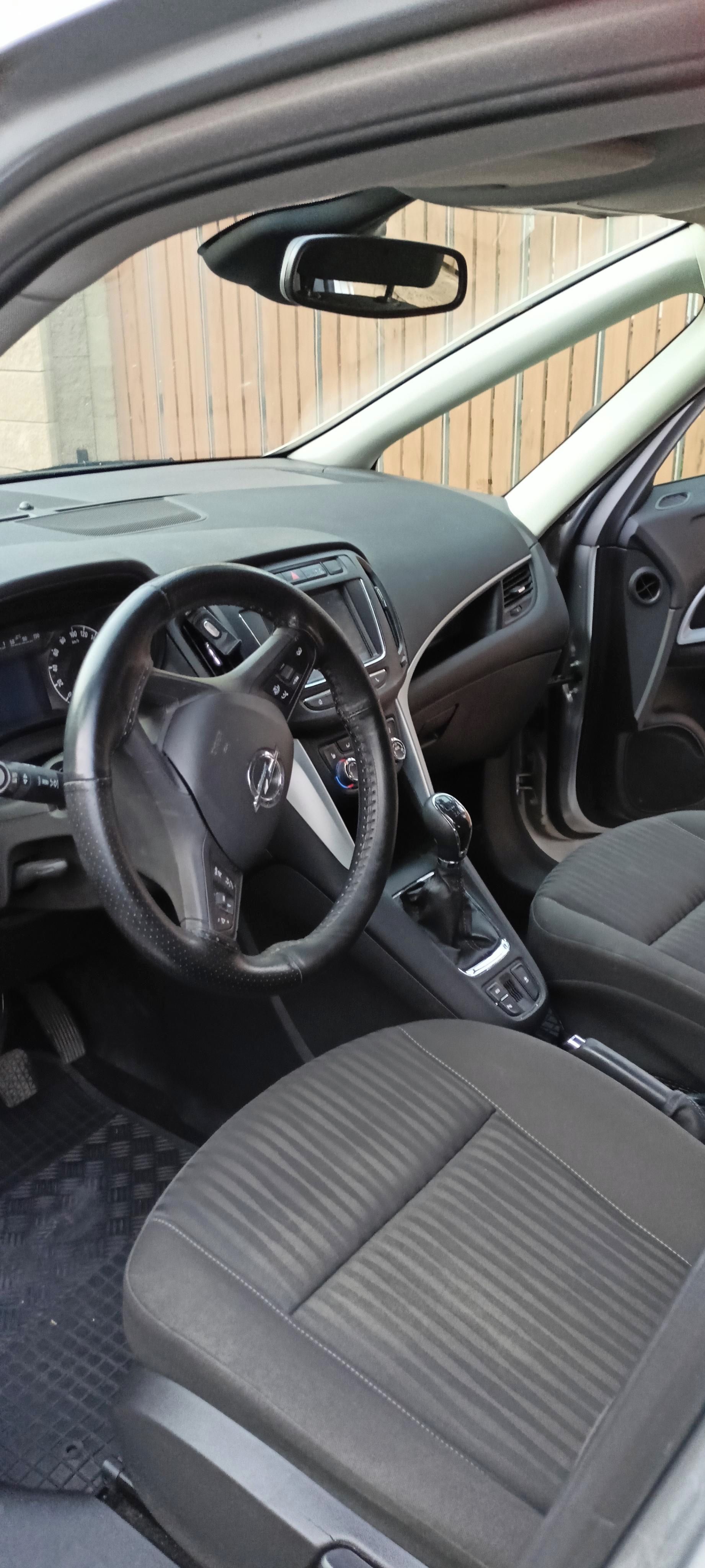 Opel Zafira, 1.6 Turbo, 2019, 7.MÍST 1. maj - fotka 5