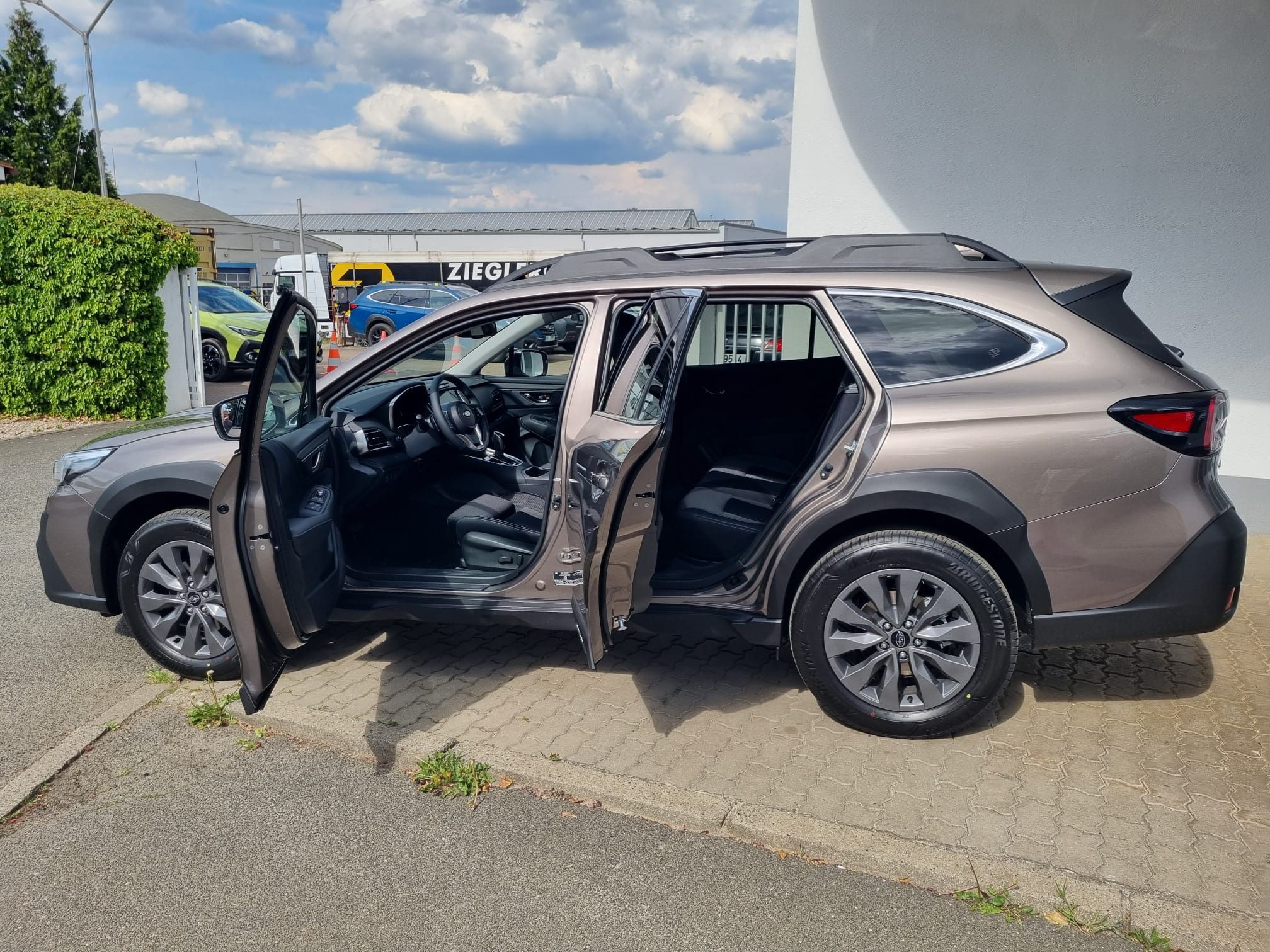Subaru Outback, 2,5 CVT Active + odním. tažné - fotka 6