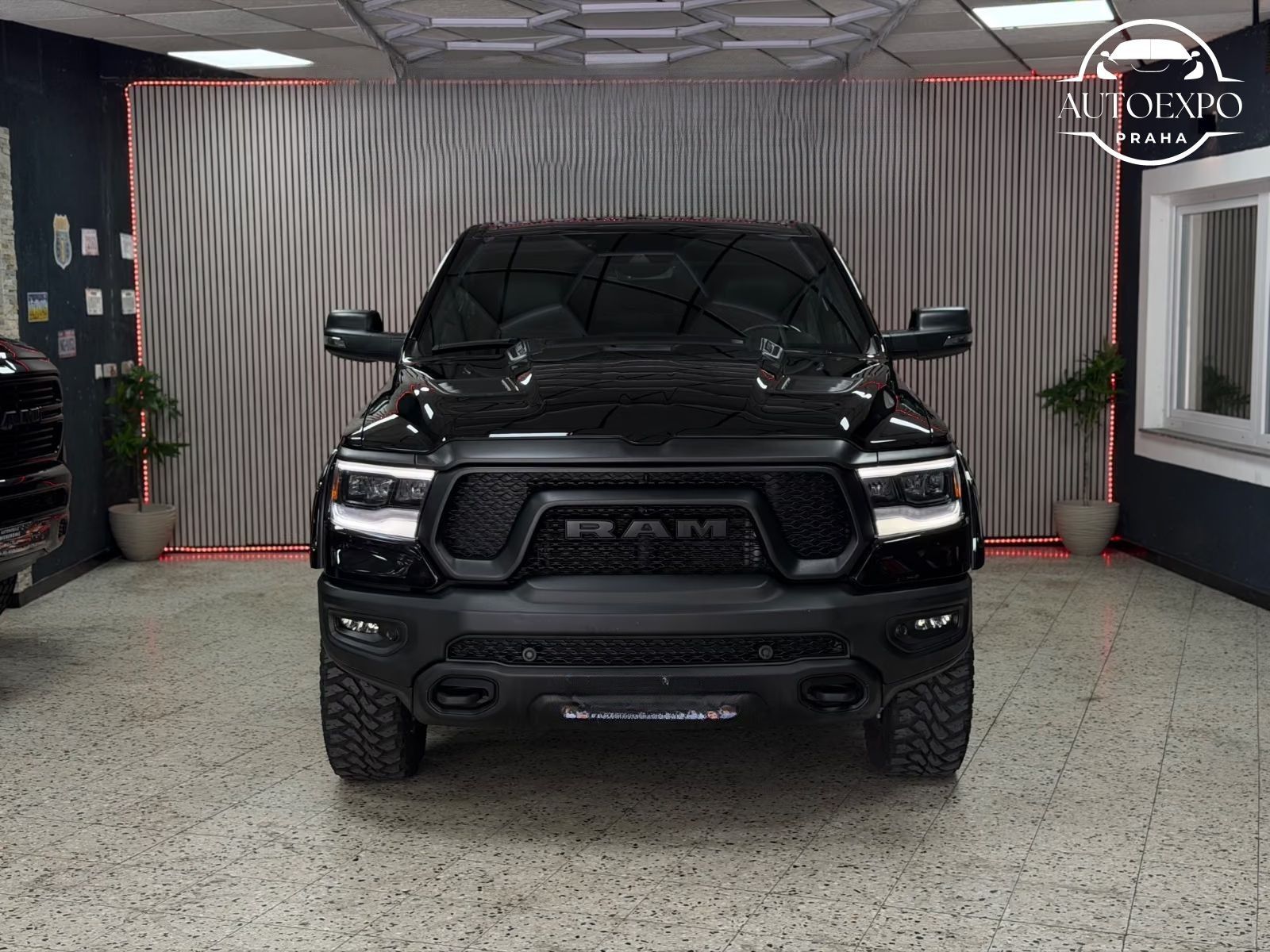 Dodge Ram 1500, 5.7 HEMI 4X4 Rebel * - fotka 4