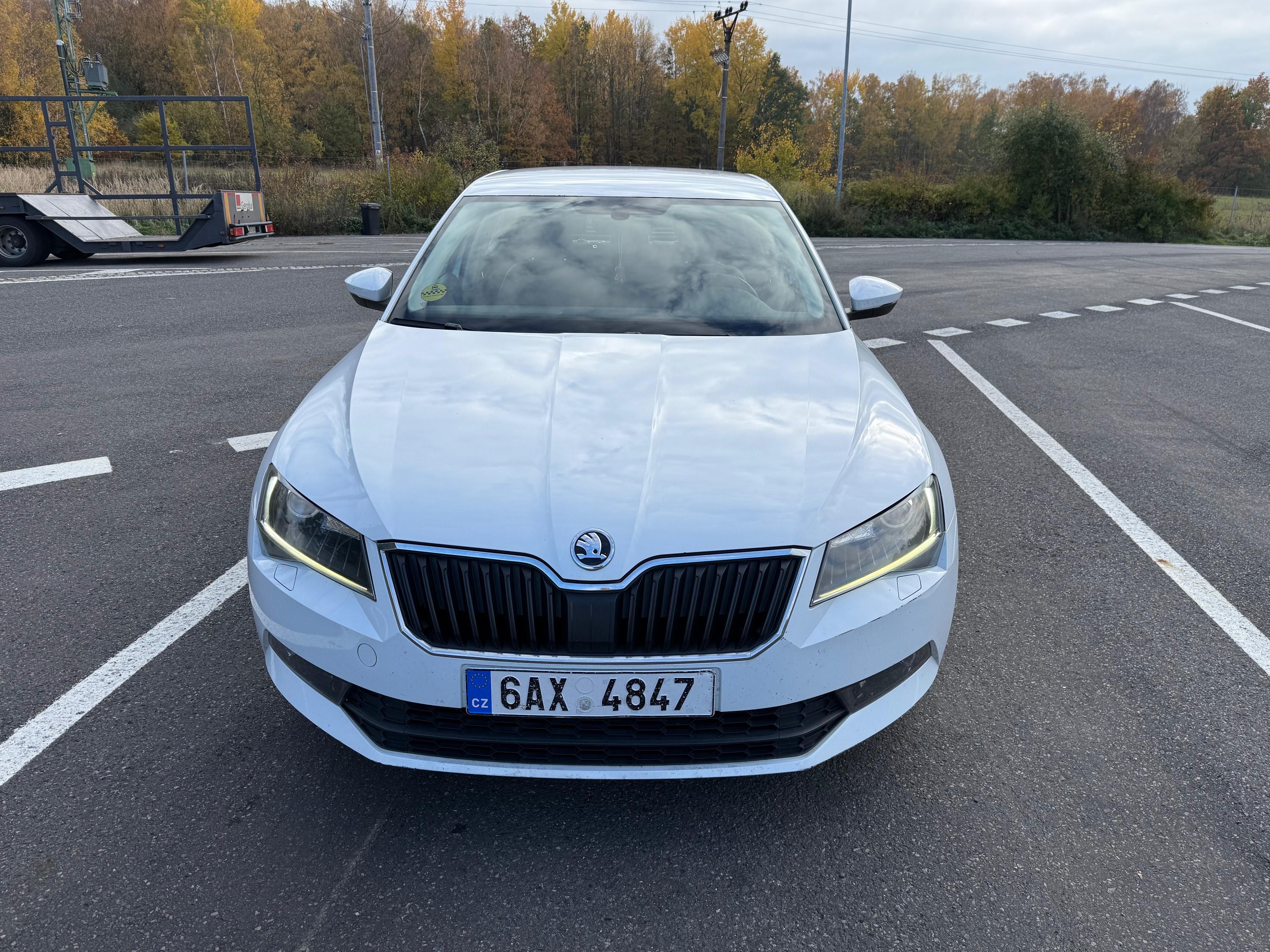 Škoda Superb, 2.0 TDI - fotka 4