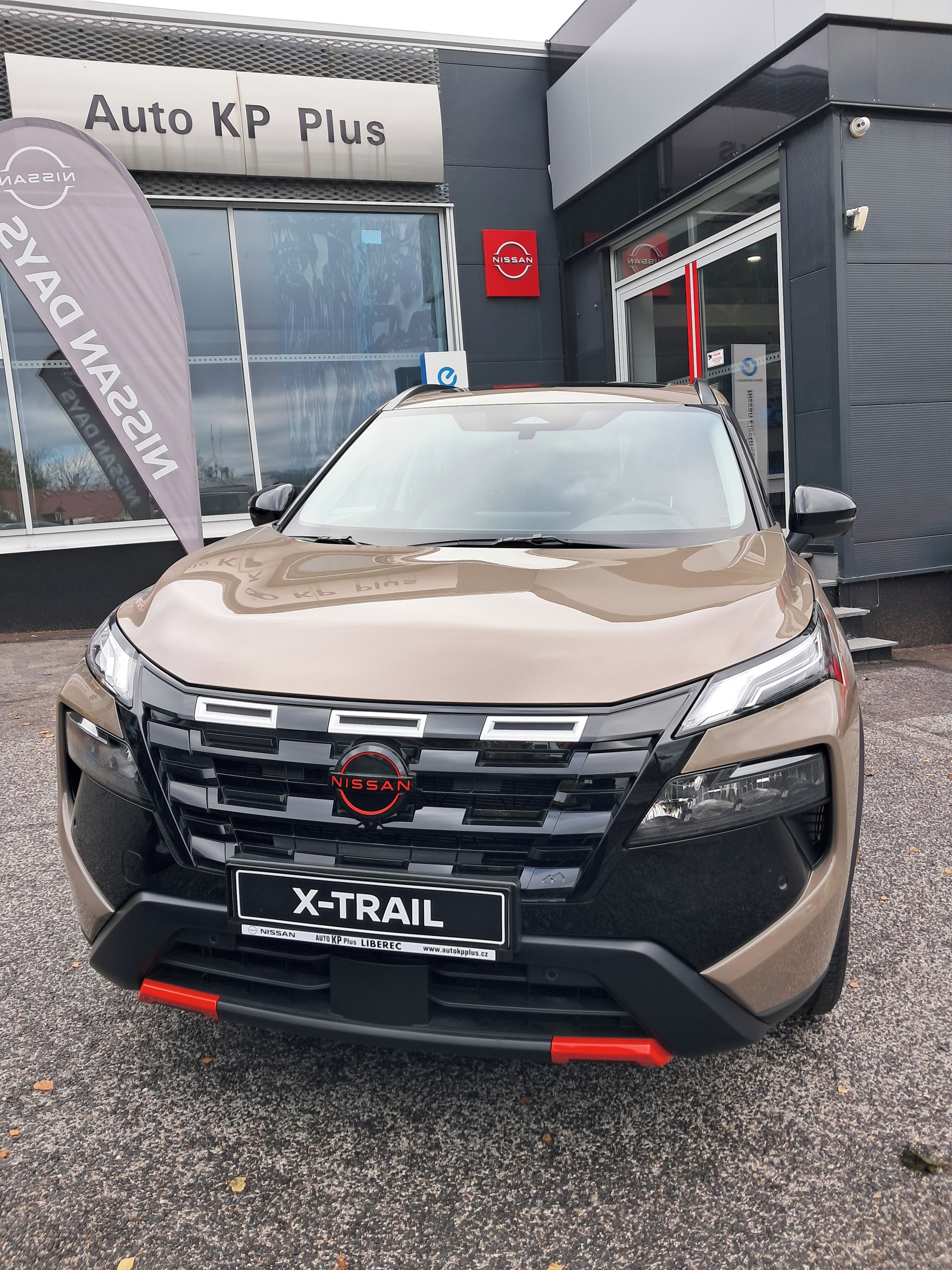 Nissan X-Trail, e-POWER (4WD) 213k N-TREK - fotka 2