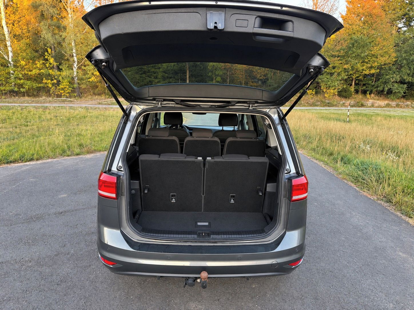 Volkswagen Touran, 1.6 TDI DSG | 7 MÍST | Tažné - fotka 4