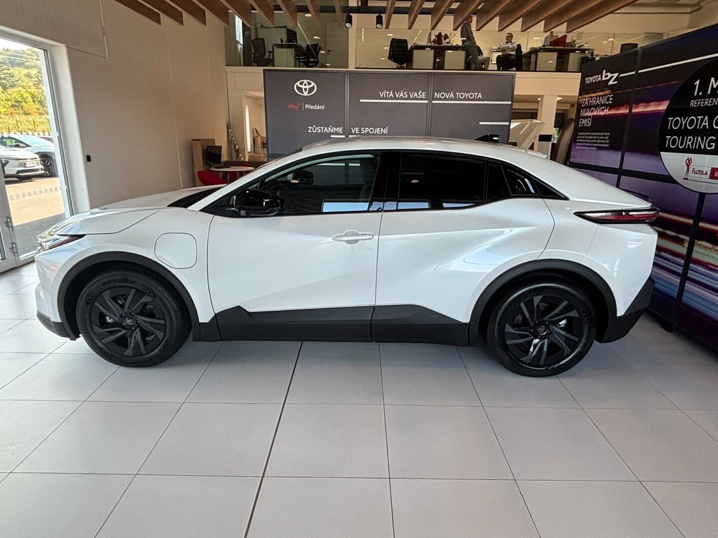 Toyota C-HR, Style 224k 77kWh - fotka 4