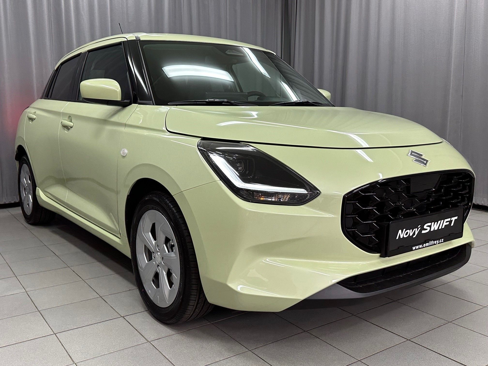Suzuki Swift, 1,2 Premium 4x4 Vůz skladem! - fotka 3