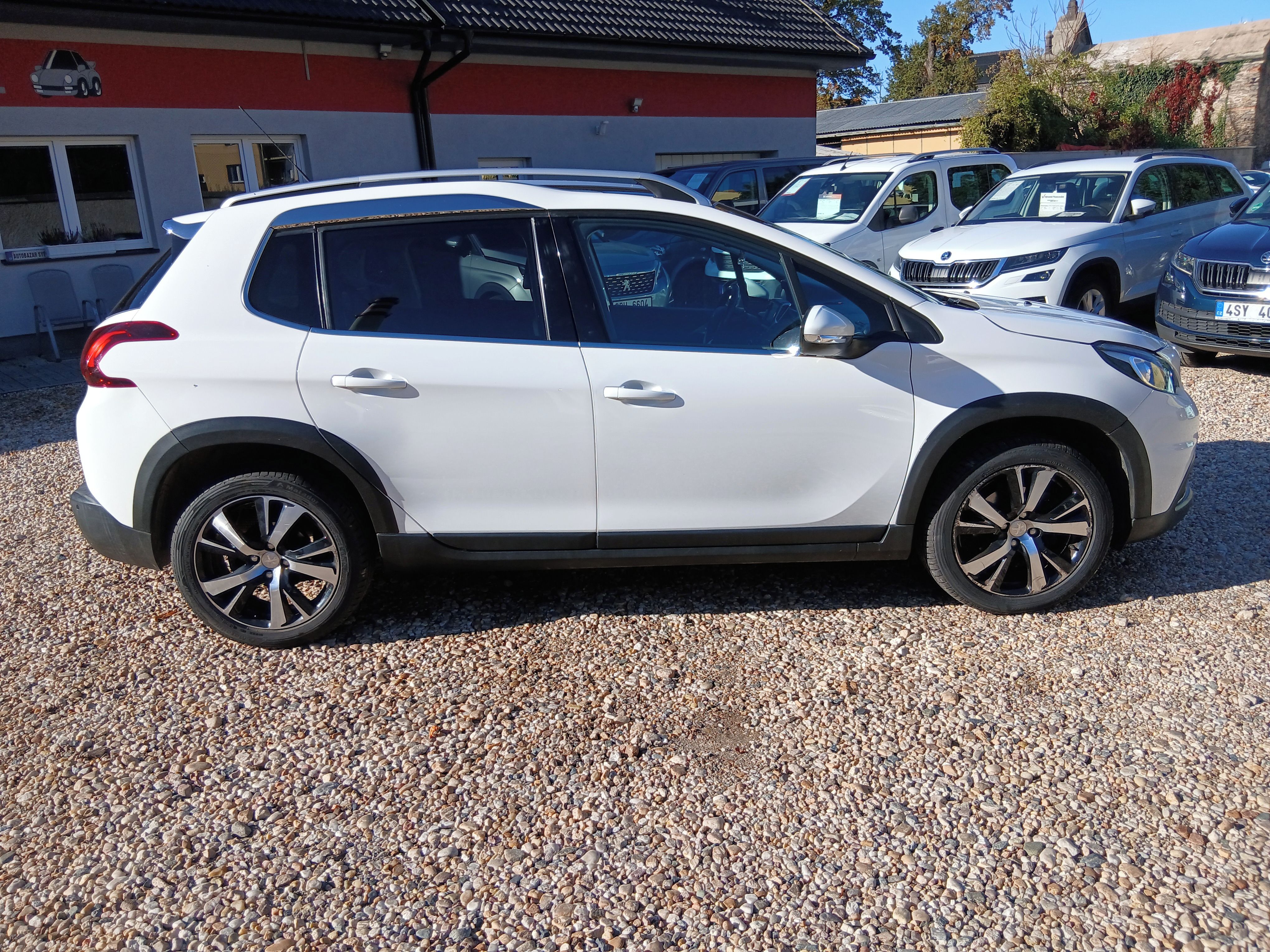 Peugeot 2008, 1.2i 81KW S.Kniha, Tažné, ČR, - fotka 4