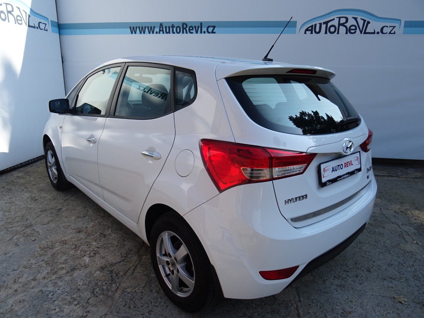 Hyundai ix20, 1.4i,66kW,1majČR,klima - fotka 3