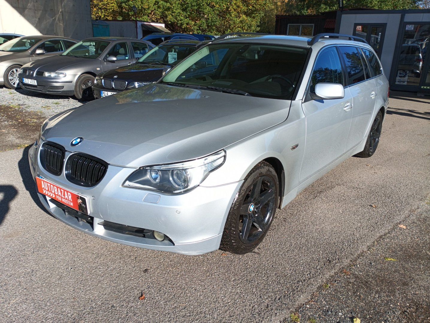 BMW Řada 5, 2.0D manuál - fotka 2