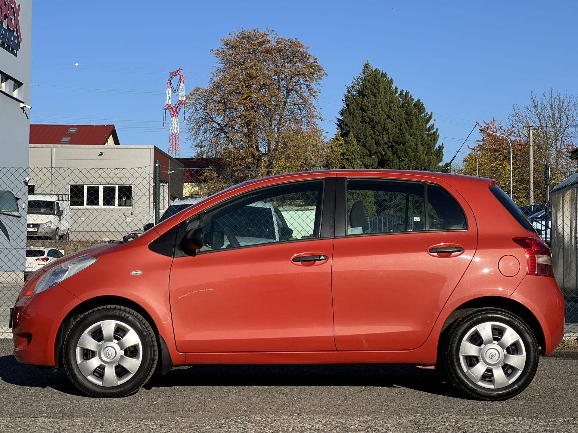 Toyota Yaris, 1.0i 51KW ČR - fotka 4