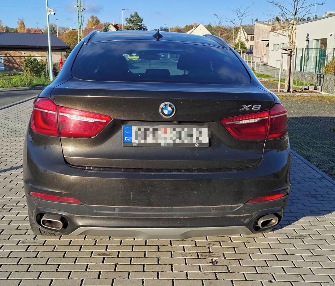 BMW X6, 40d X Drive - servisováno - fotka 4