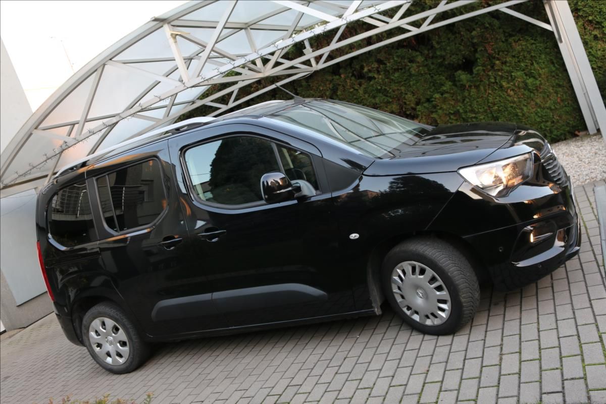 Opel Combo, 1,2 LIFE,81KW,87000 Km - fotka 4