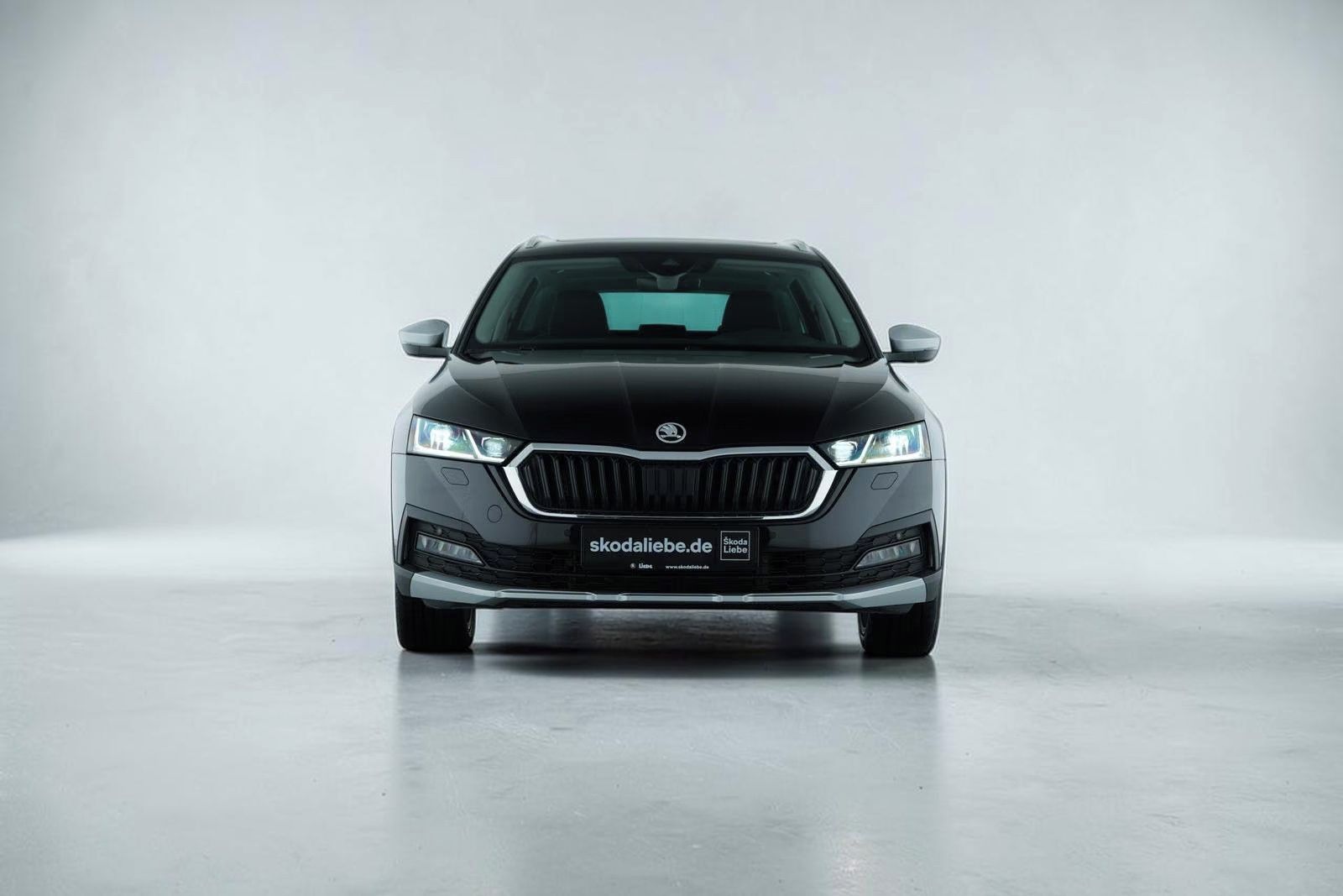 Škoda Octavia, Scout 2.0TDI DSG 4x4*ACC*HUD - fotka 2