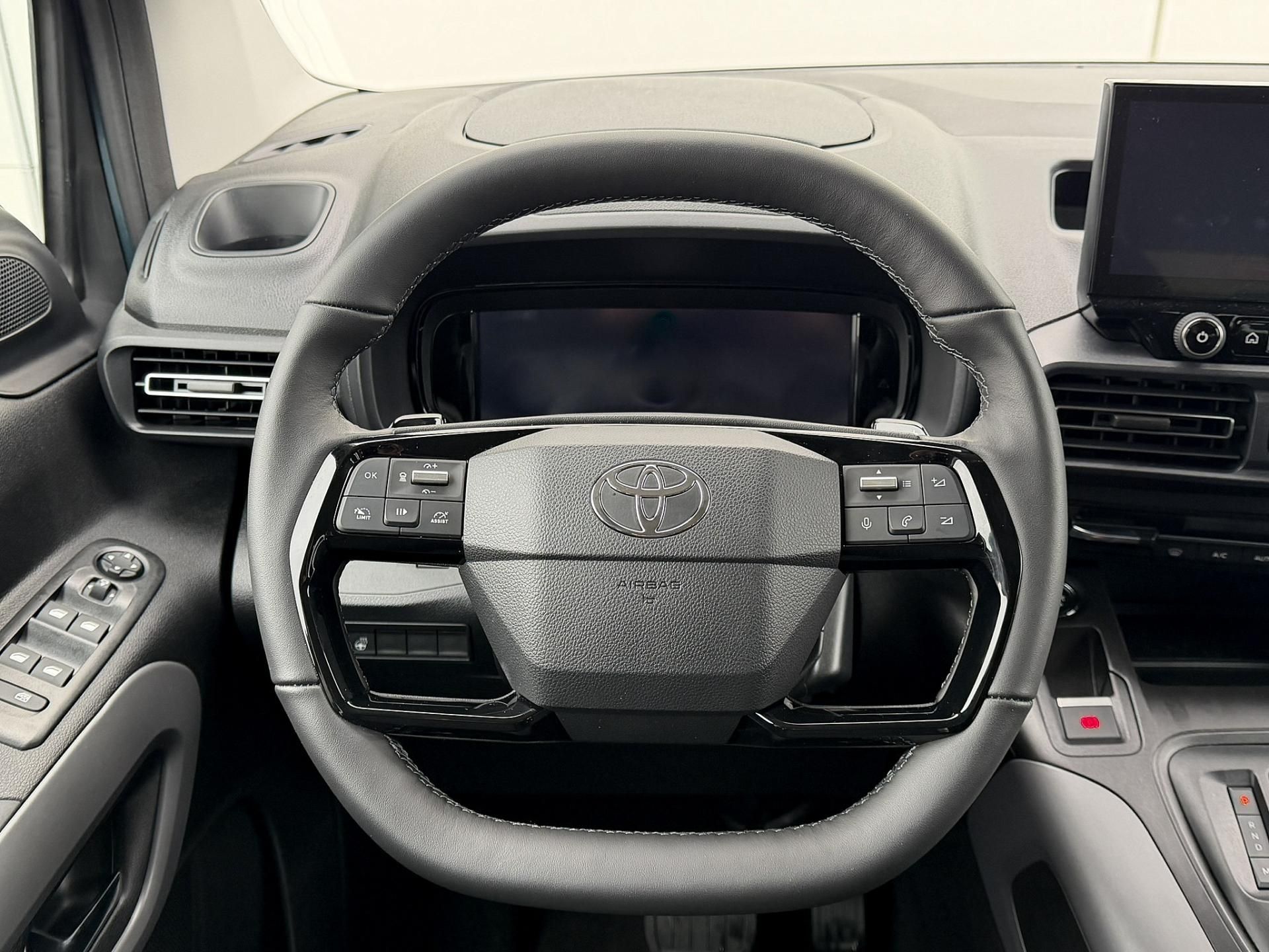 Toyota Proace City Verso, LONG VIP 1,5D 130k AT 7 MÍST - fotka 6