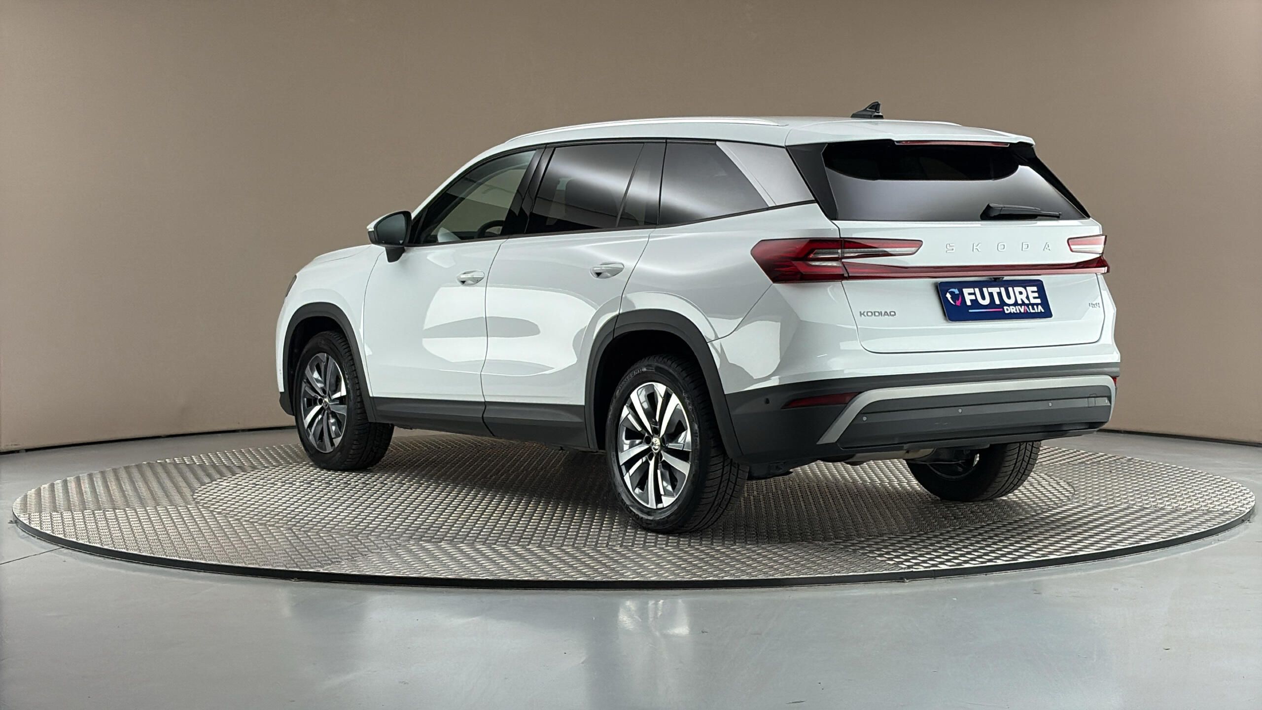 Škoda Kodiaq, 2.0 TDI DSG 4x4 Exclusive Sele - fotka 2
