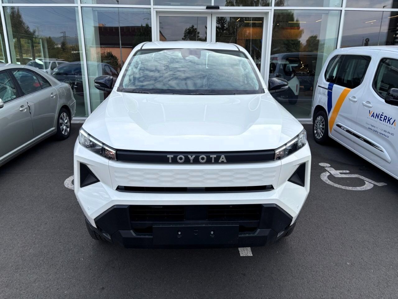 Toyota Hilux, Live BEV 4x4 - fotka 2