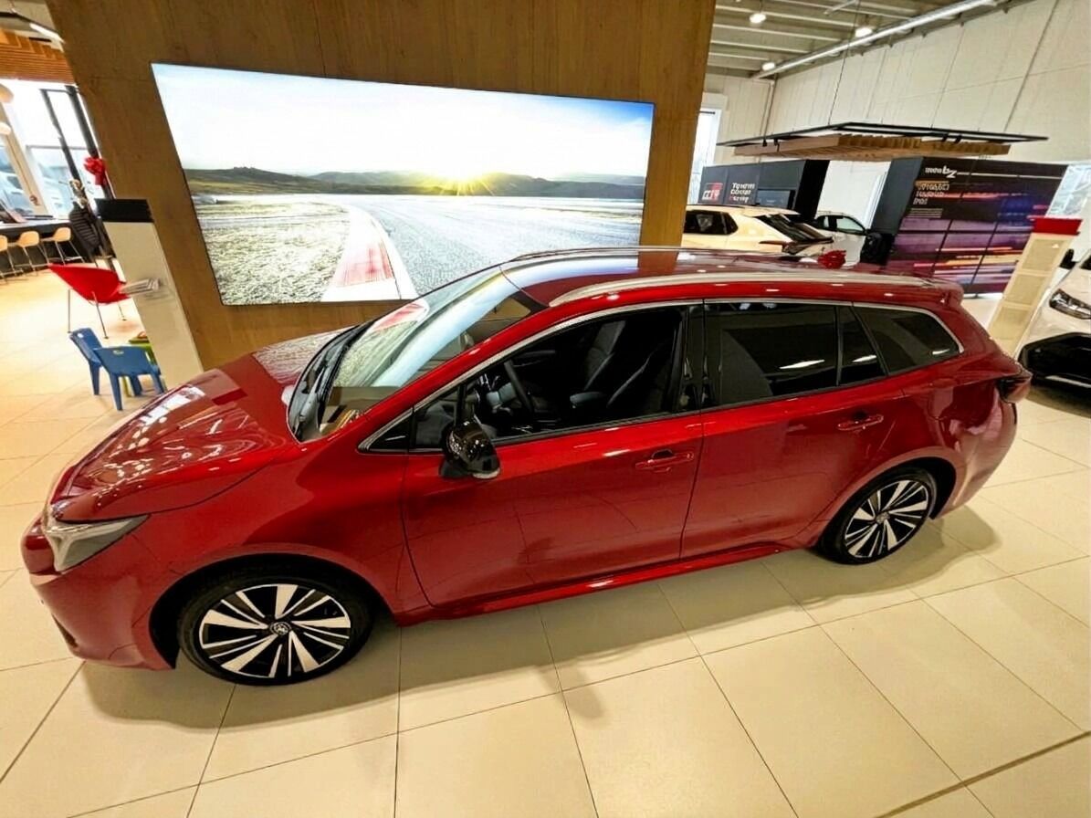 Toyota Corolla, 1,8 TS Style HEV - fotka 4