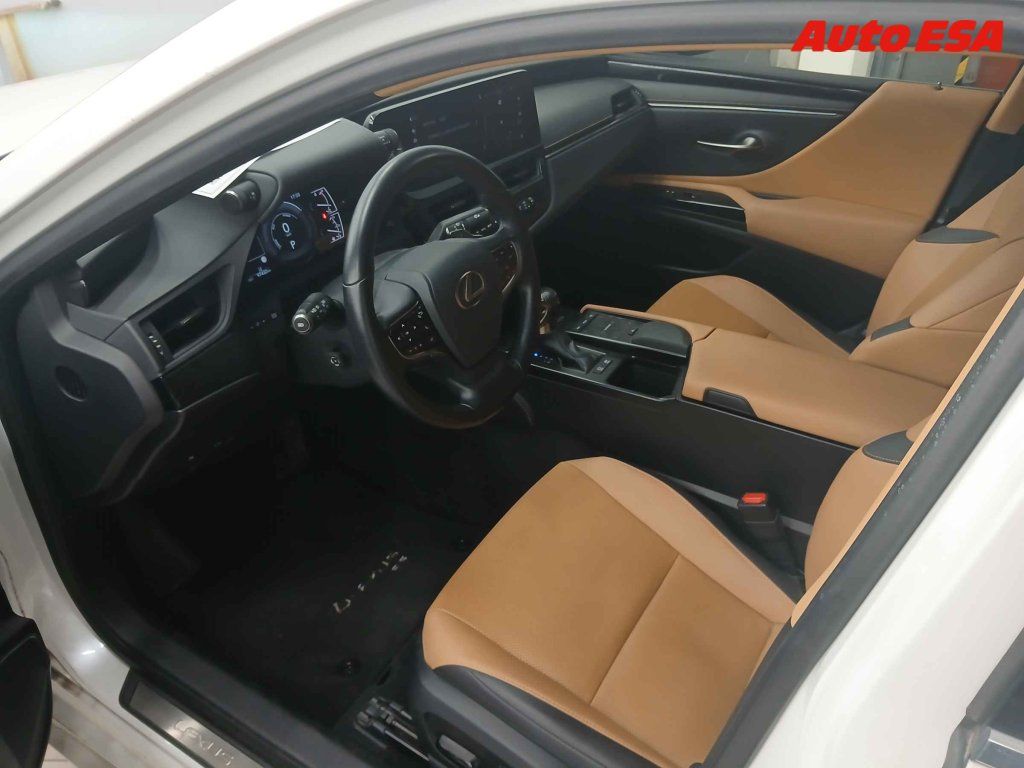 Lexus IS, 2.5 ES300H - fotka 3