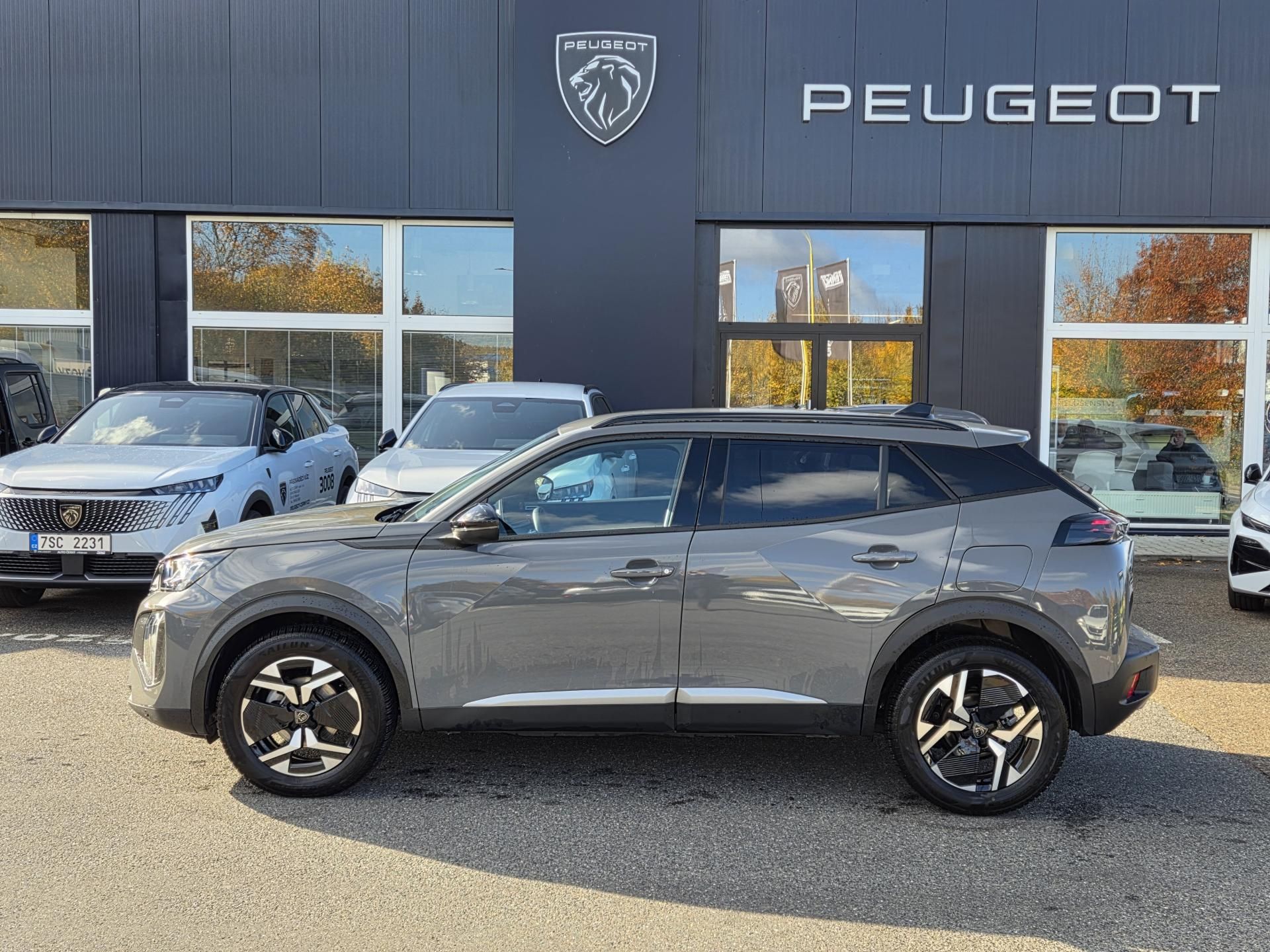 Peugeot 2008, 1.2 PT 130 ALLURE EAT8 - fotka 2