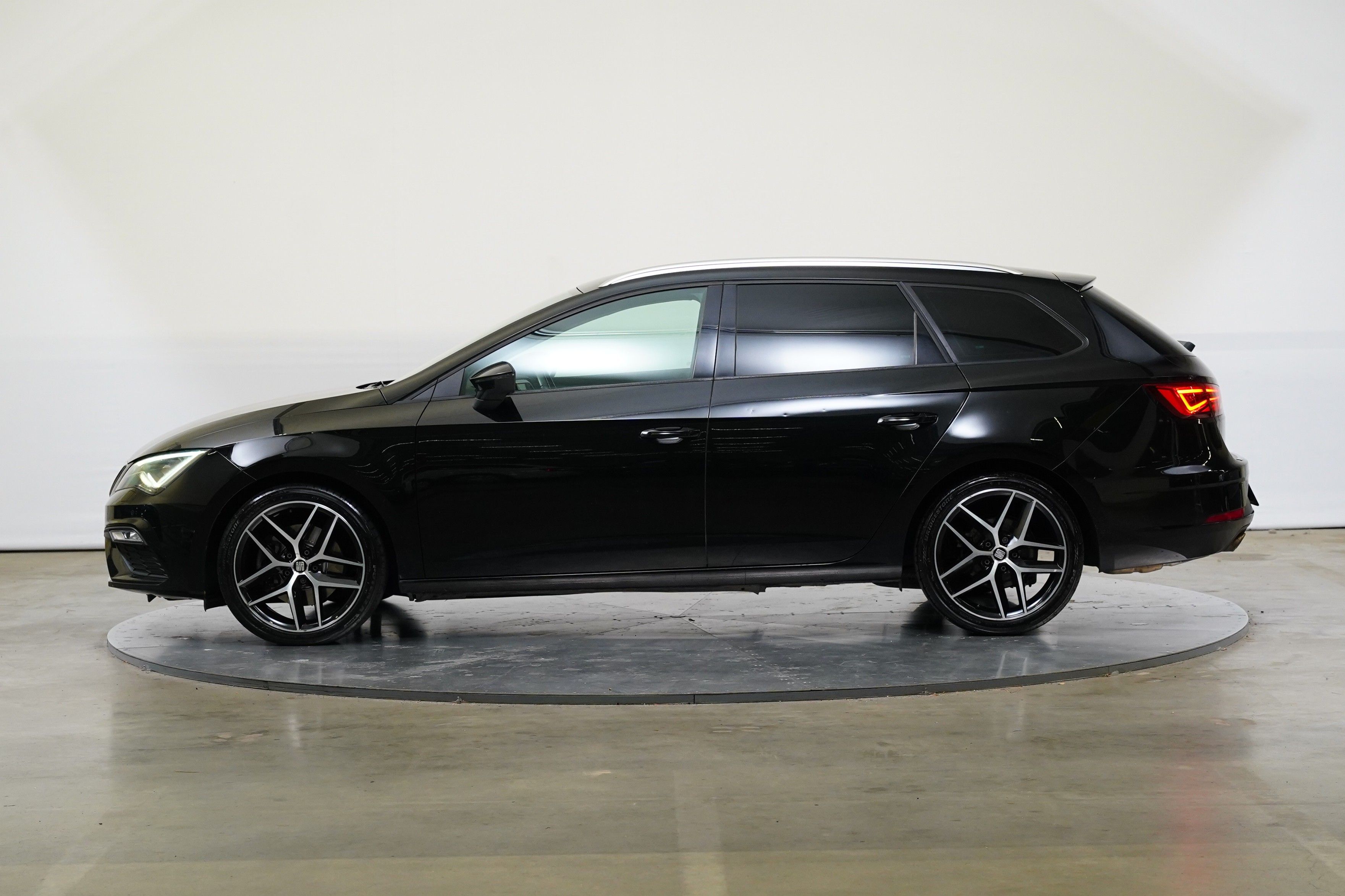 Seat Leon, 2.0 TDI 135 kW FR - fotka 3