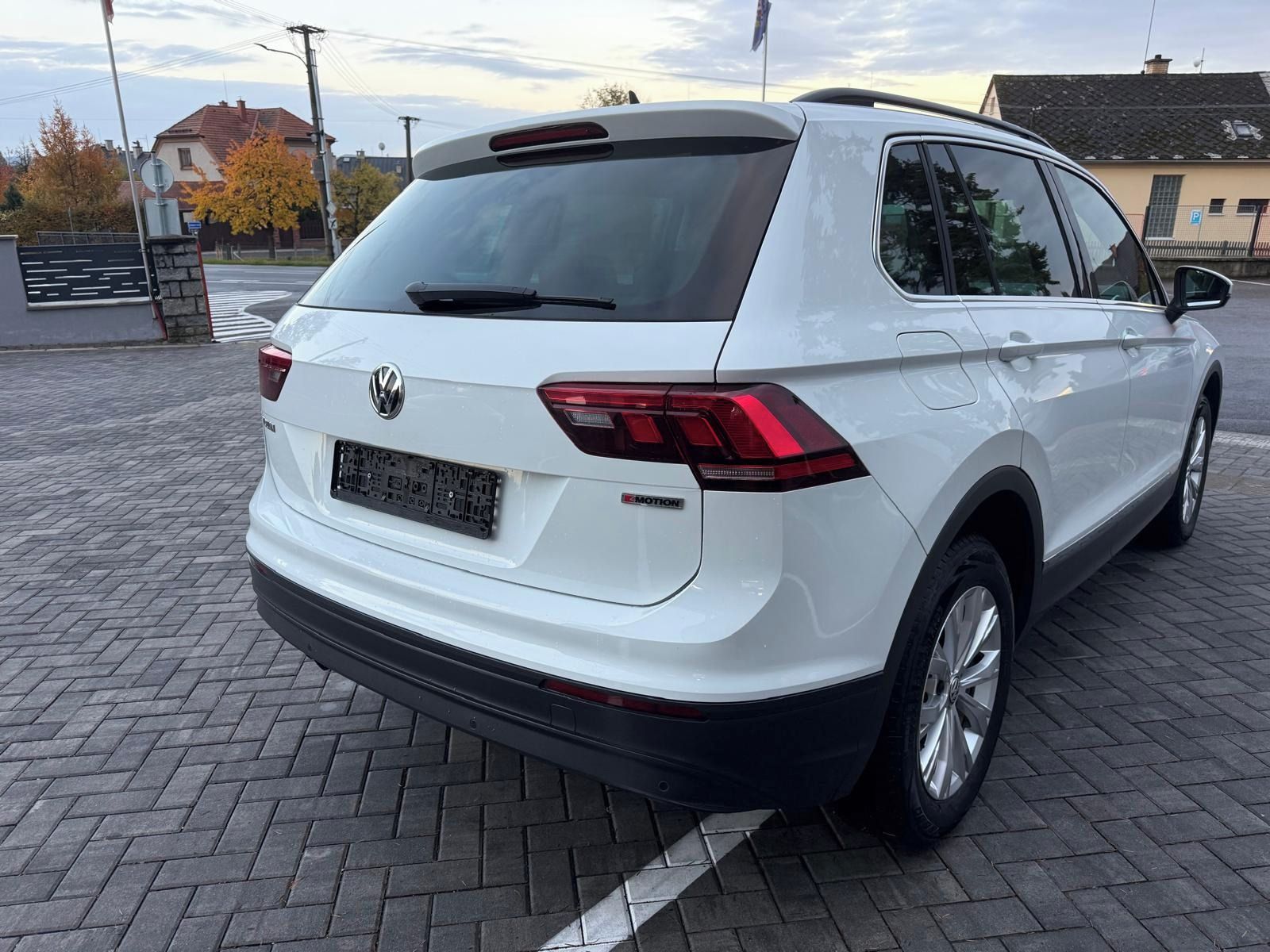 Volkswagen Tiguan, 2.0tdi110kw 4x4 DSG rozvodyLED - fotka 6