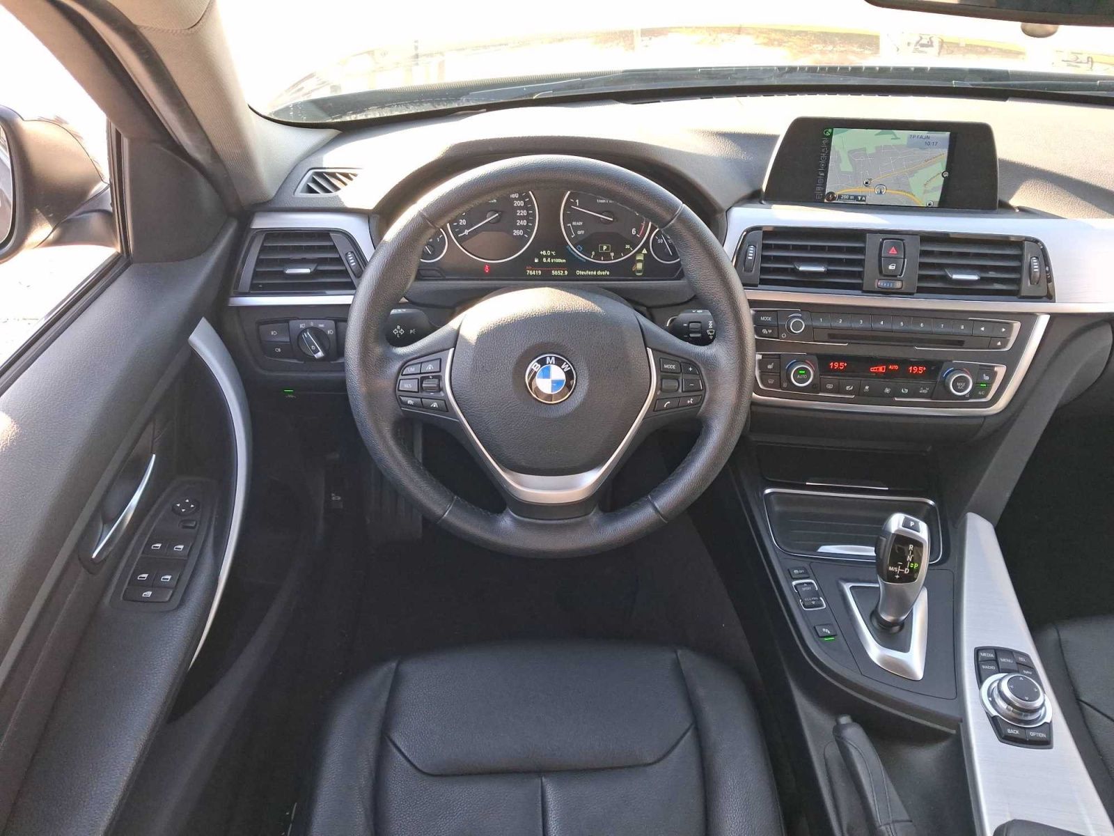 BMW Řada 3, 320 d xDrive, Luxury Line - fotka 3
