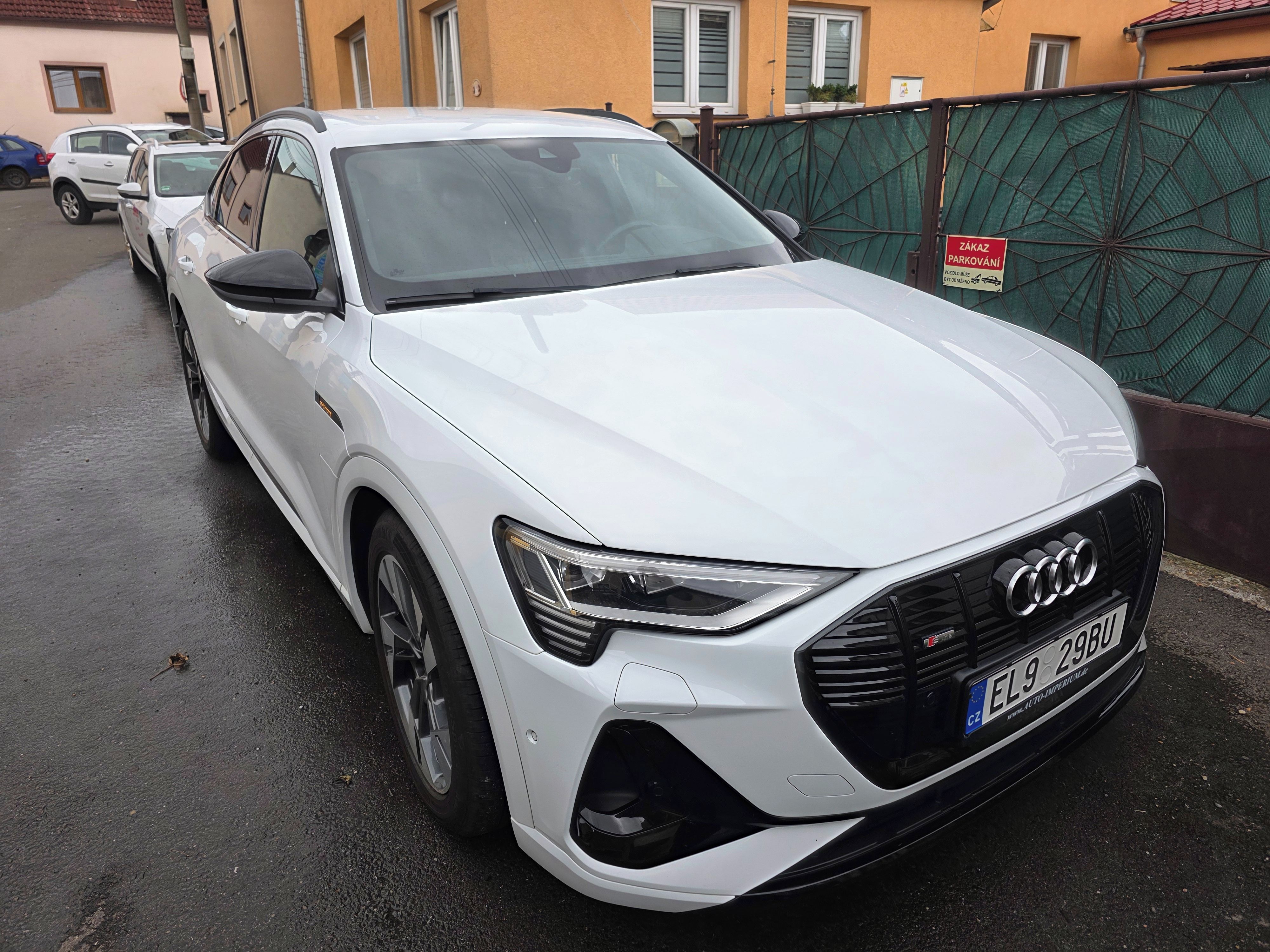 Audi e-tron, Audi E tron S-line black edit. - fotka 2