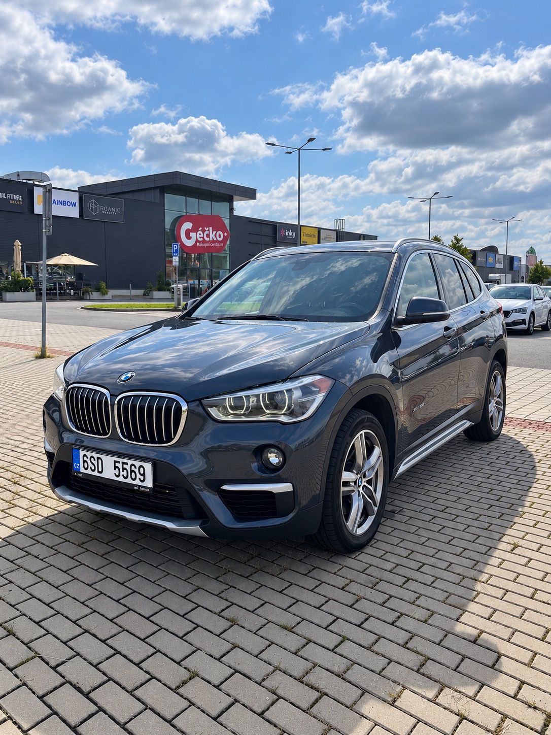BMW X1, 25i xdrive pouze18000 km