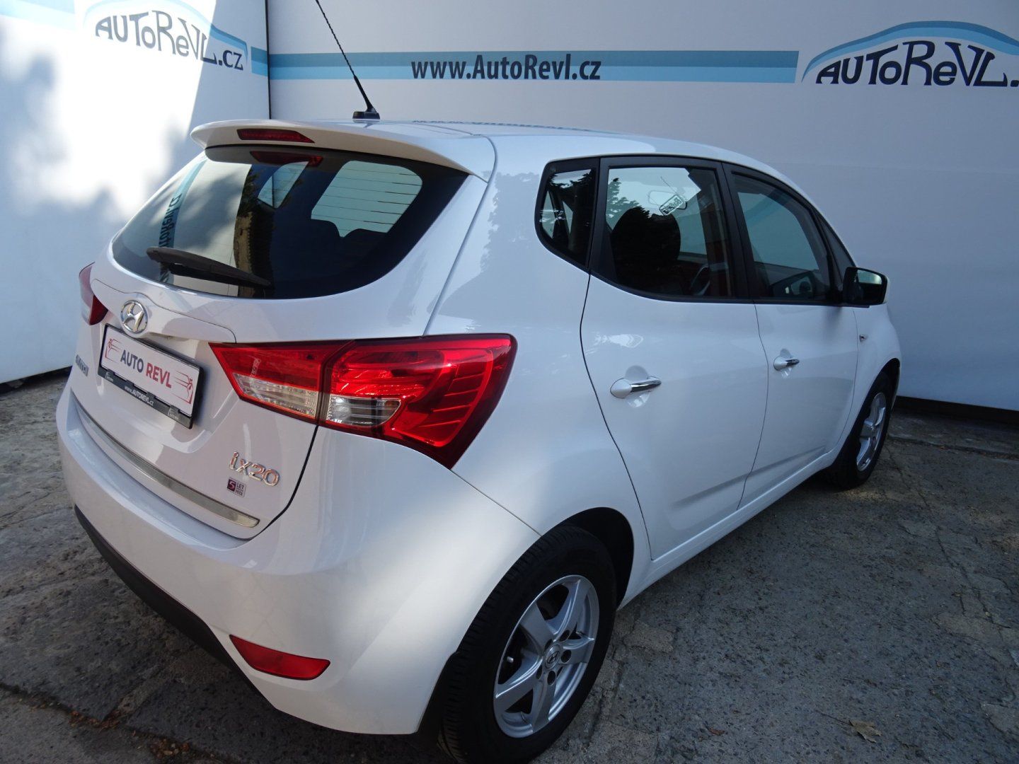 Hyundai ix20, 1.4i,66kW,1majČR,klima - fotka 4