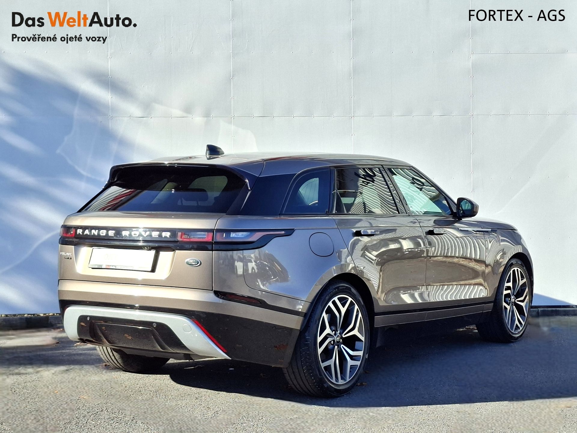 Land Rover Range Rover Velar, D240 SE,2.0L 177kW,4x4,Automat - fotka 2