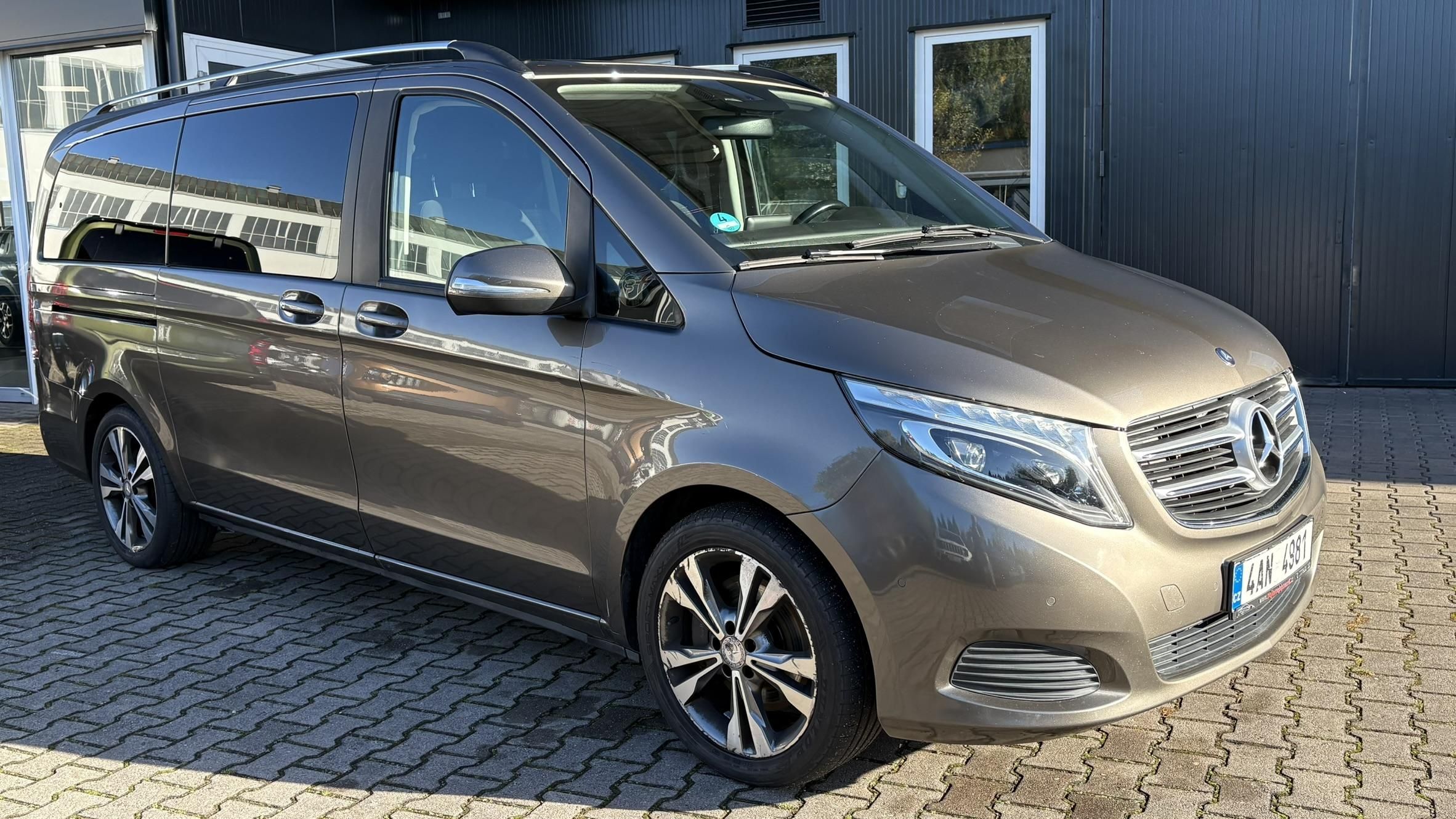 Mercedes-Benz Třídy V, 220 D 120kw - fotka 4