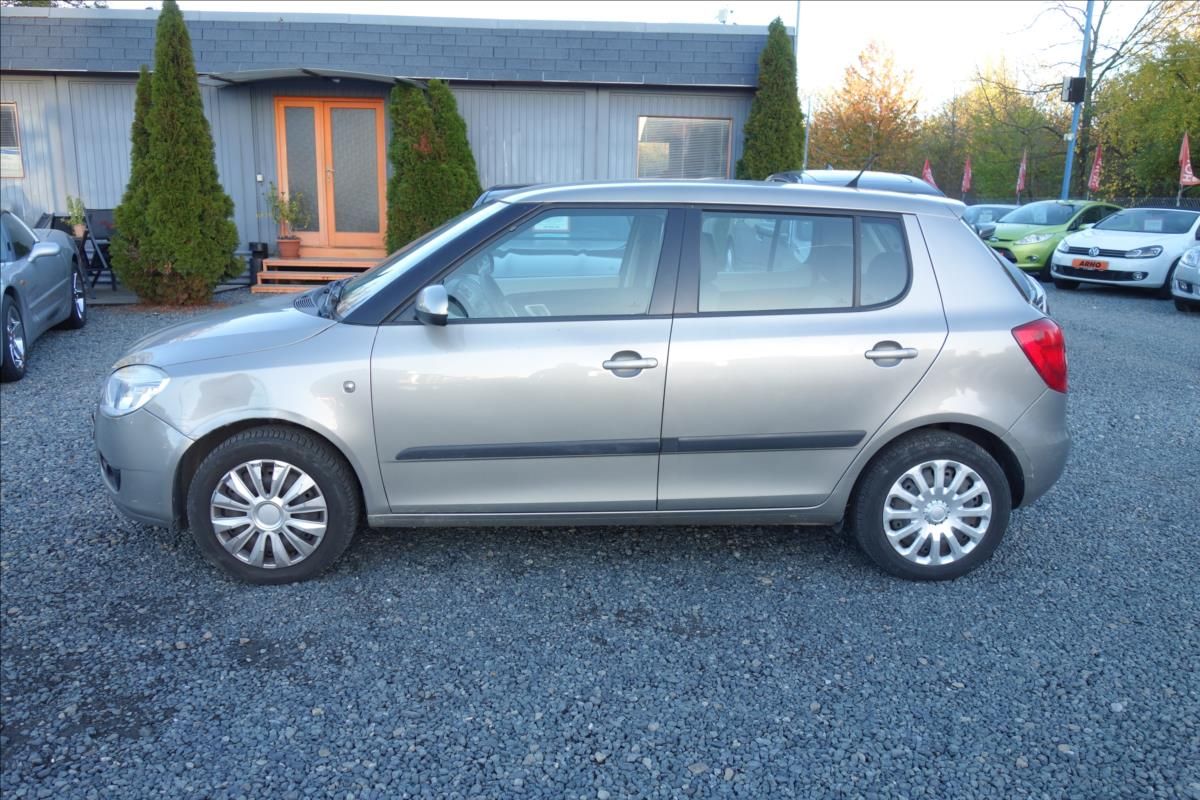 Škoda Fabia, 1,2 i, ČR, 1 MAJ., 68TIS.KM. - fotka 3