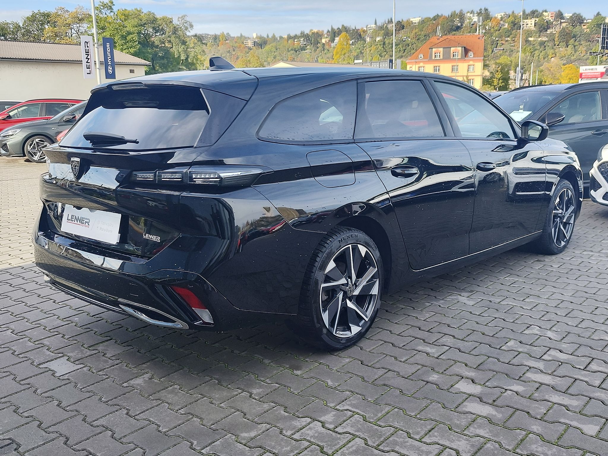 Peugeot 308, 1.2 PureTech/96kW Allure AT - fotka 5