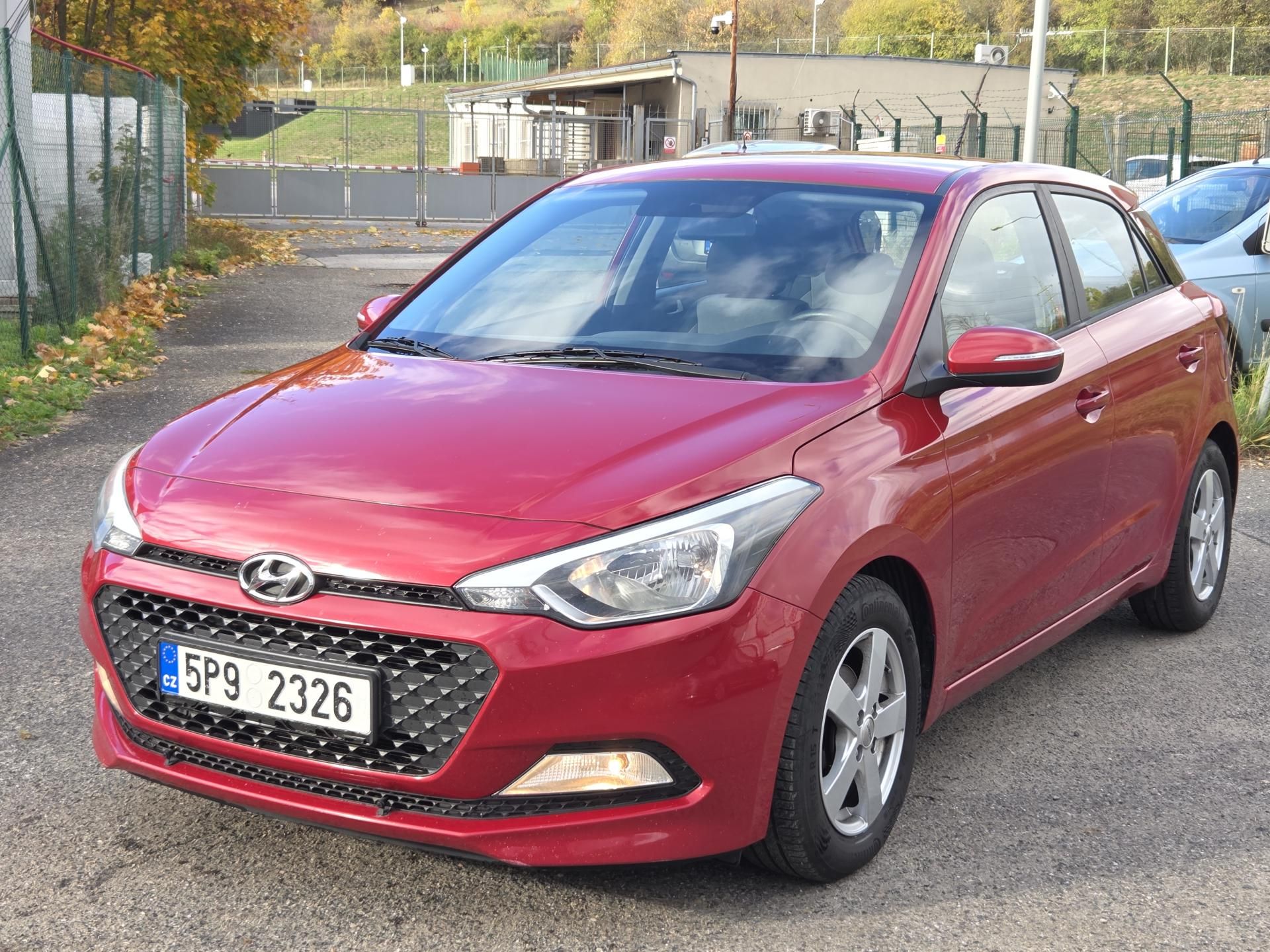 Hyundai i20, 1,2i  lze i na splátky všem!