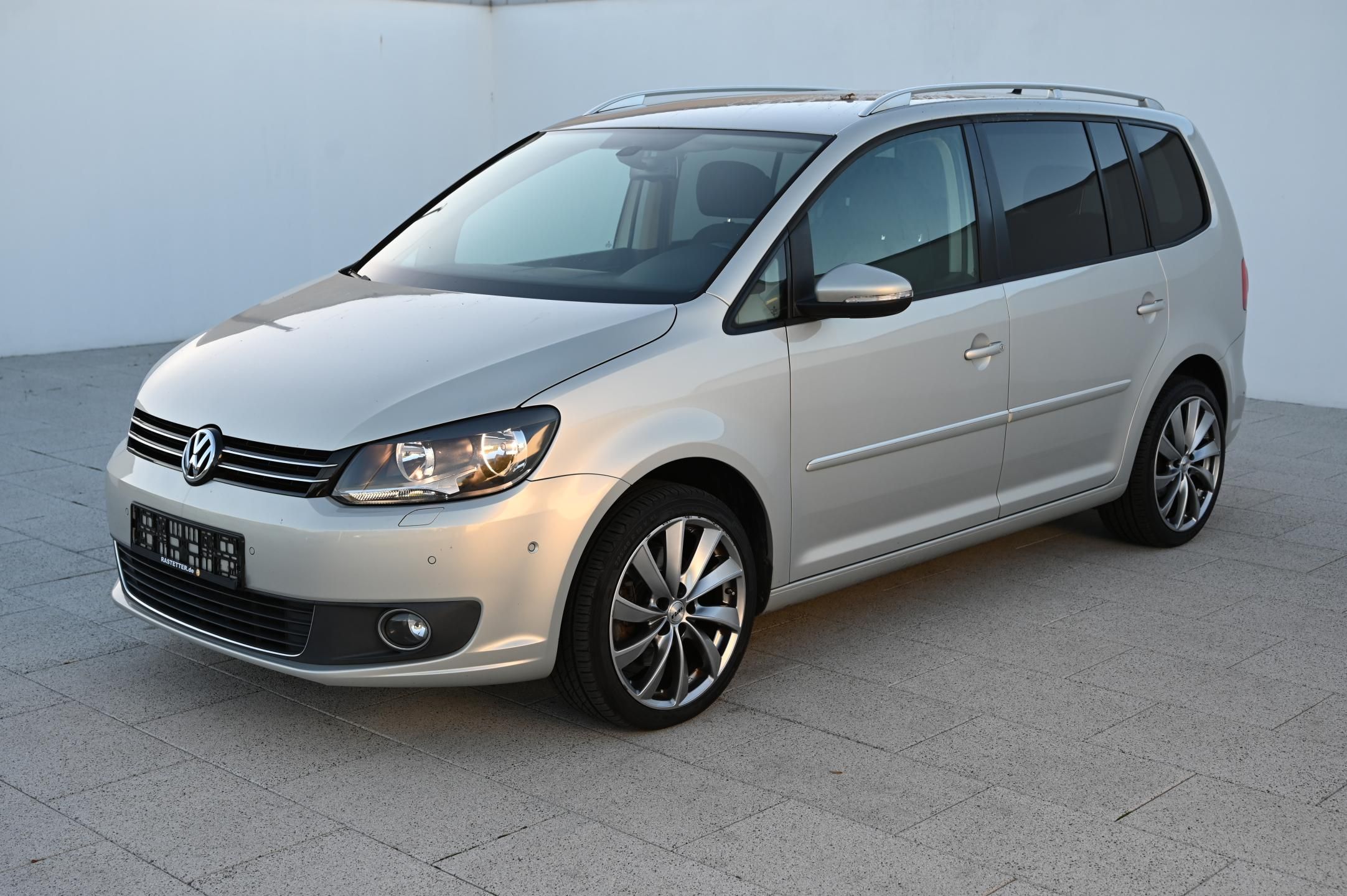 Volkswagen Touran, 2.0TDI 125KW DSG Highline 2012