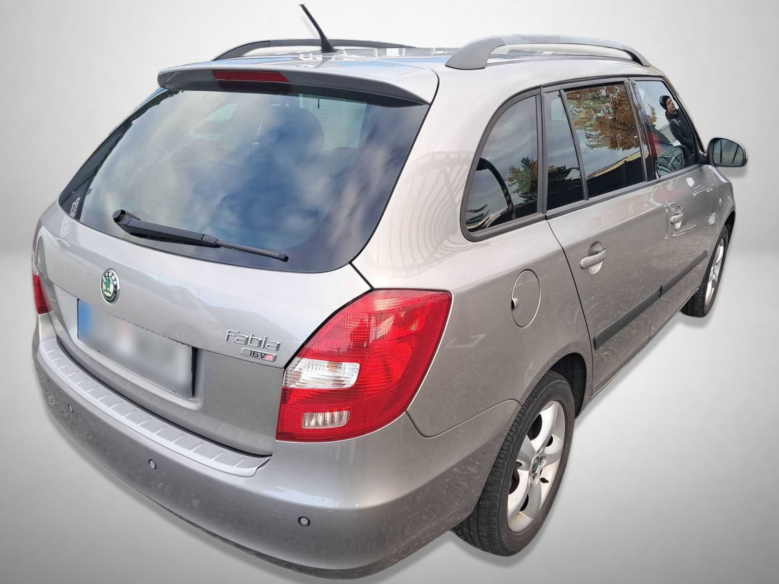 Škoda Fabia, 1.6 16V, Klima, Tempomat - fotka 2