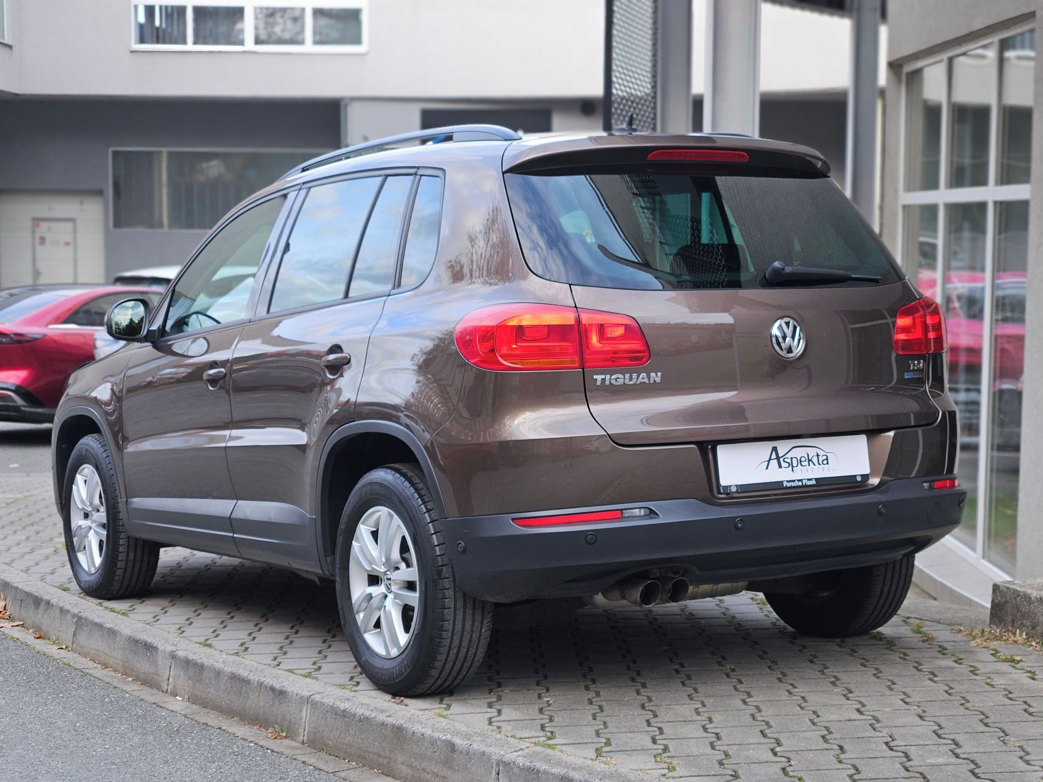 Volkswagen Tiguan, 1,4 TSi, ČR, 1.maj, serv.kn. - fotka 3