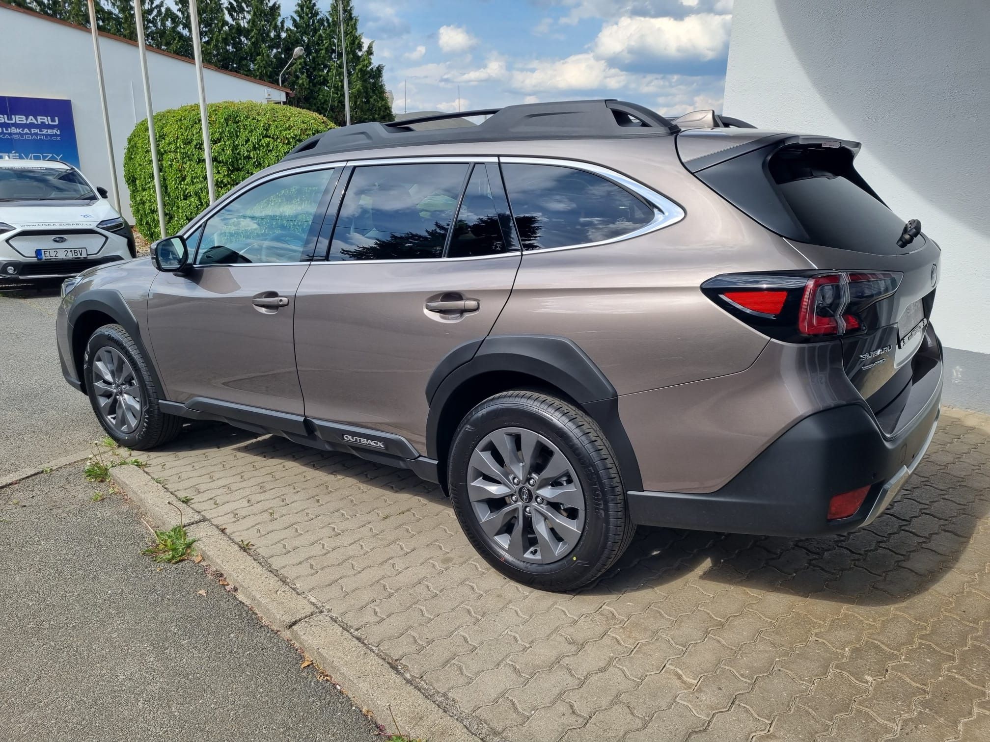 Subaru Outback, 2,5 CVT Active + odním. tažné - fotka 5
