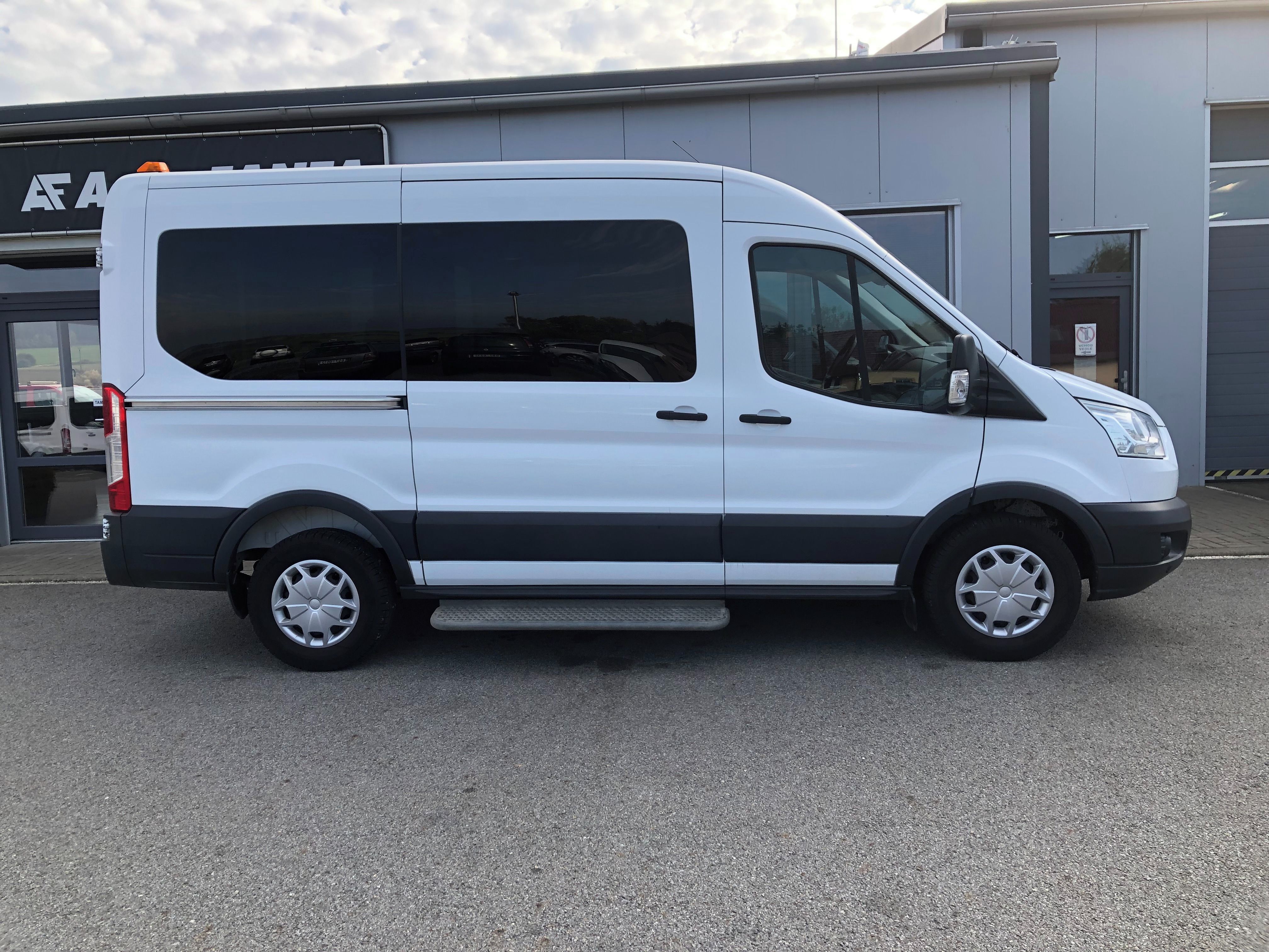 Ford Transit, 2,0TDCI L2H2 9míst - fotka 3